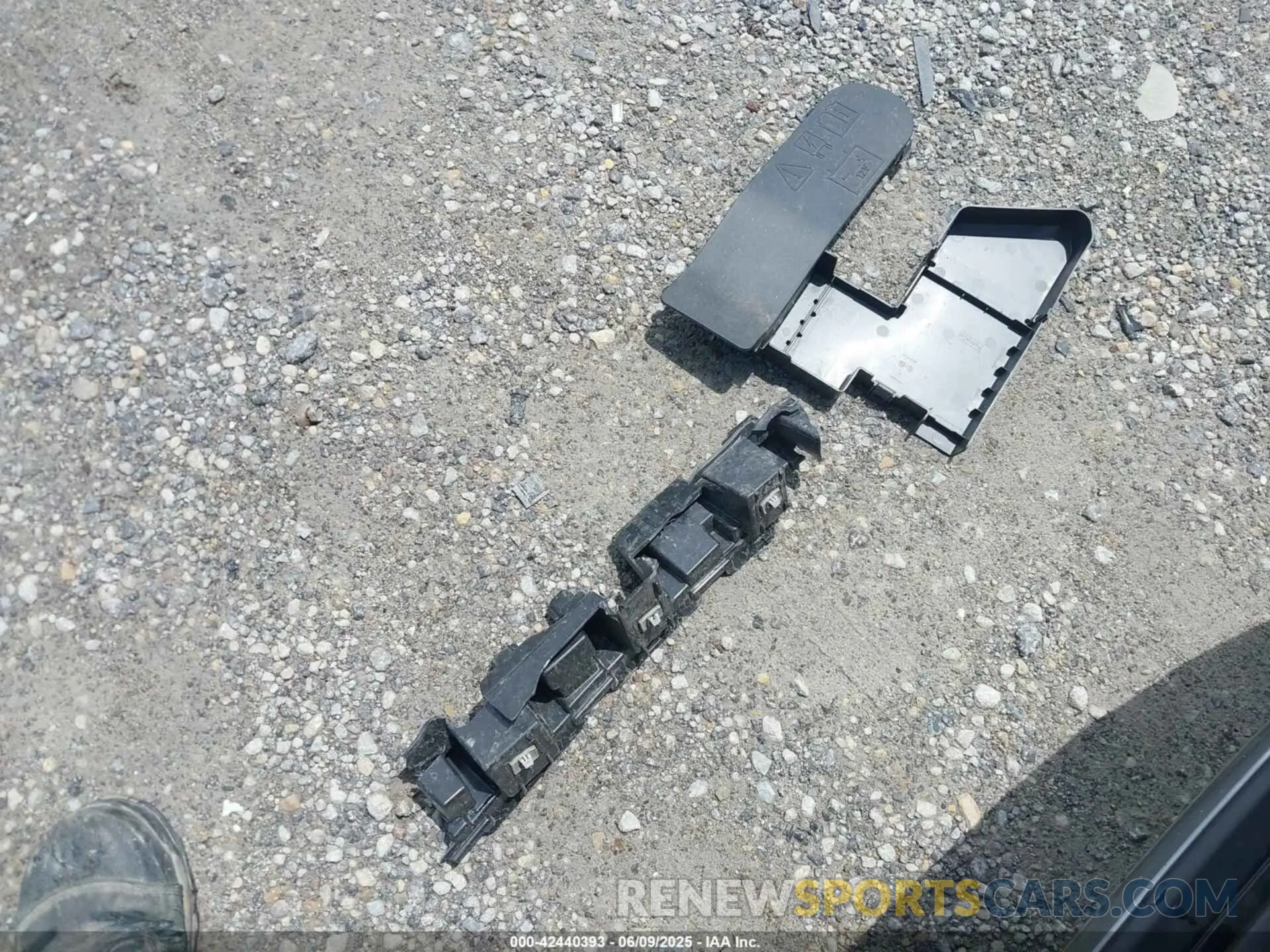 12 Photograph of a damaged car 1FMSK8DH9NGA27998 FORD EXPLORER 2022