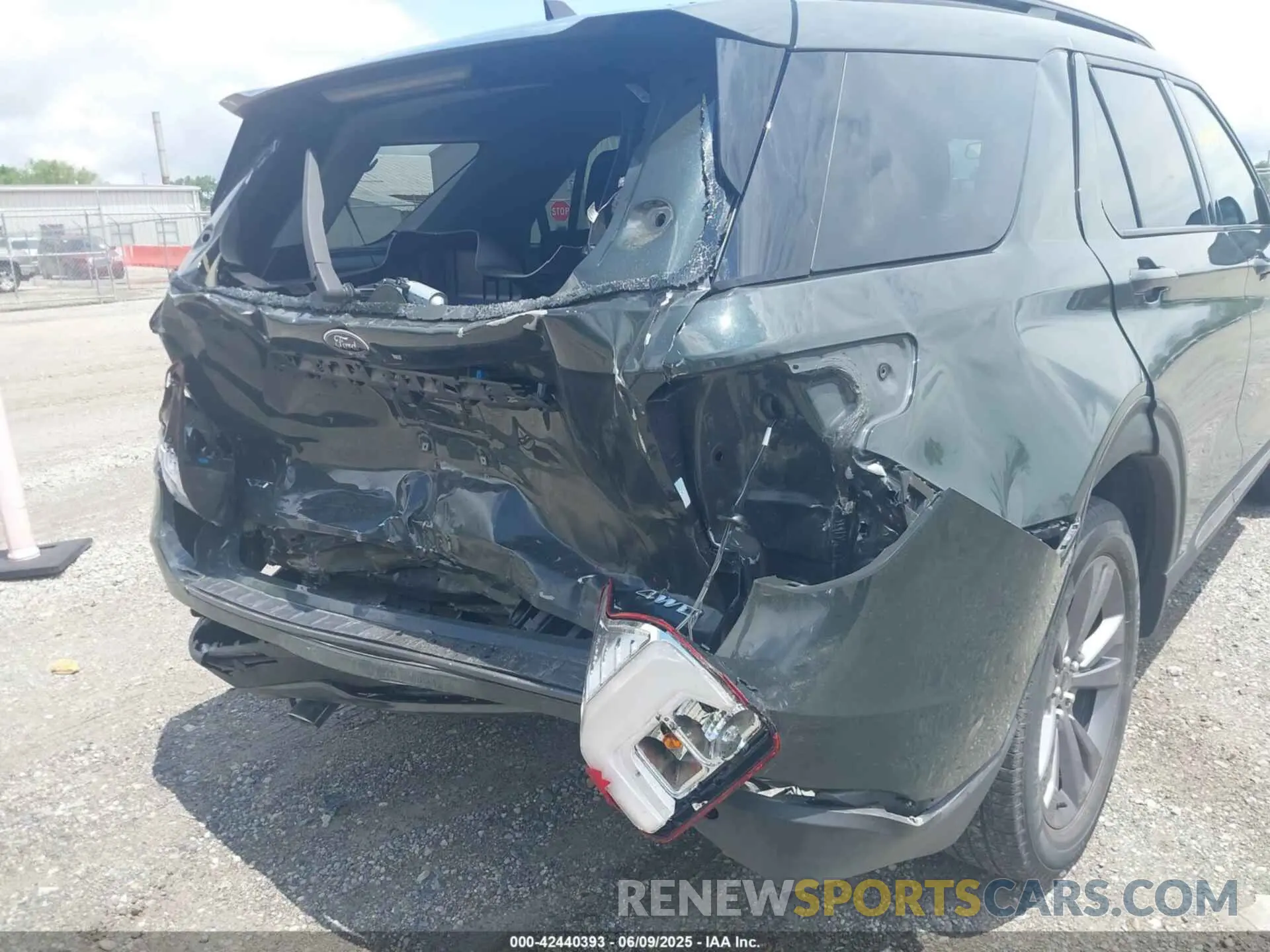 6 Photograph of a damaged car 1FMSK8DH9NGA27998 FORD EXPLORER 2022