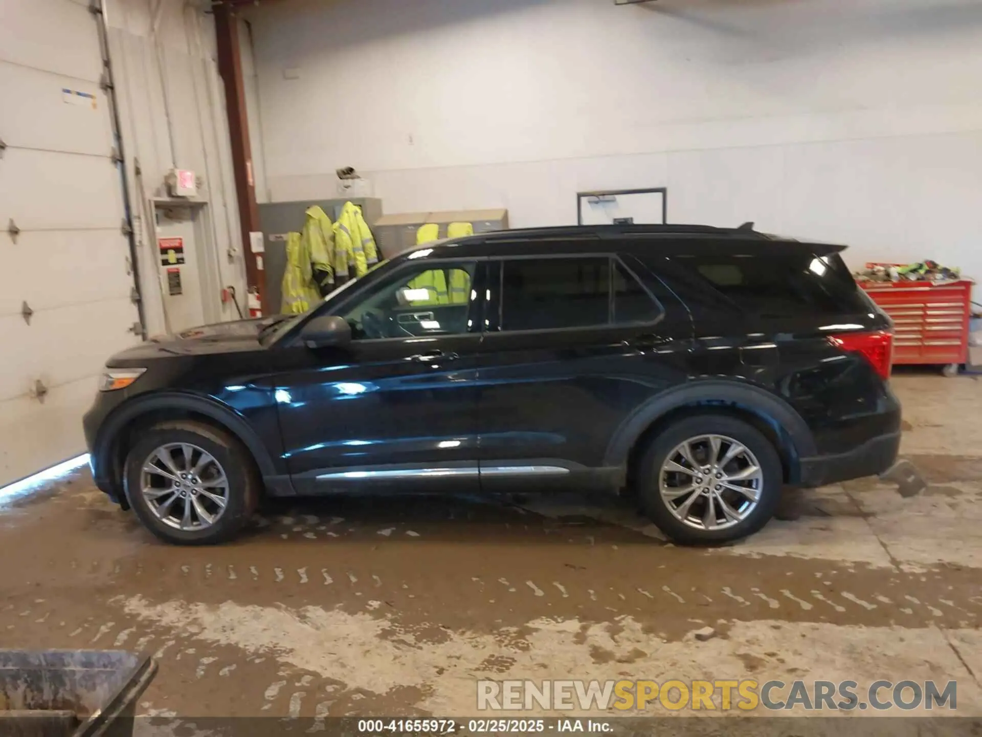 14 Photograph of a damaged car 1FMSK8DH9NGA31582 FORD EXPLORER 2022