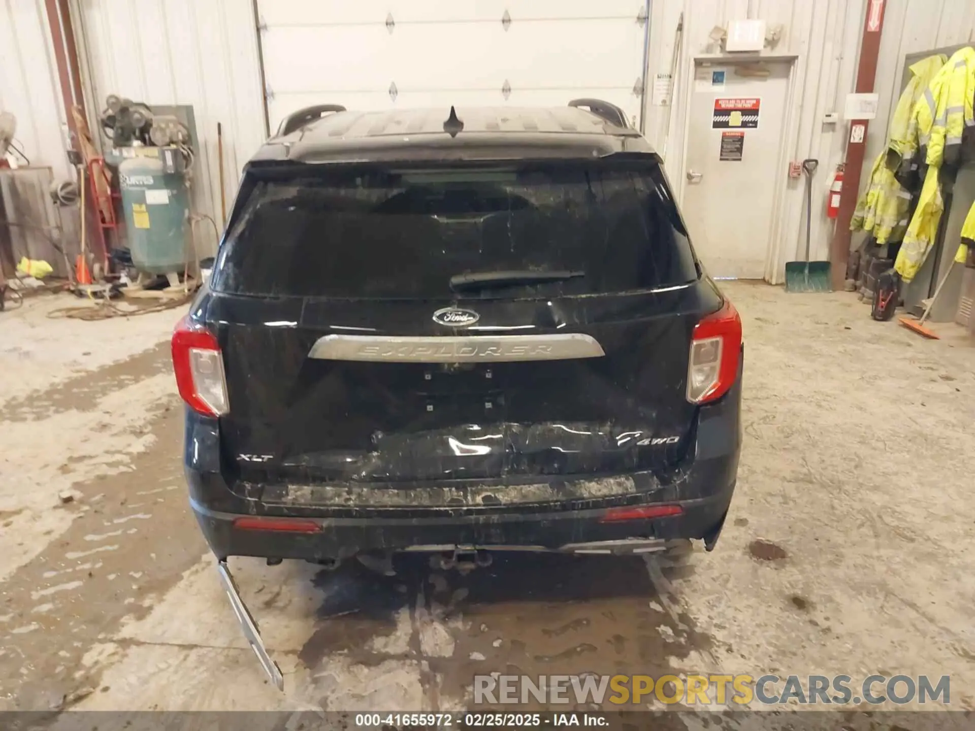 16 Photograph of a damaged car 1FMSK8DH9NGA31582 FORD EXPLORER 2022