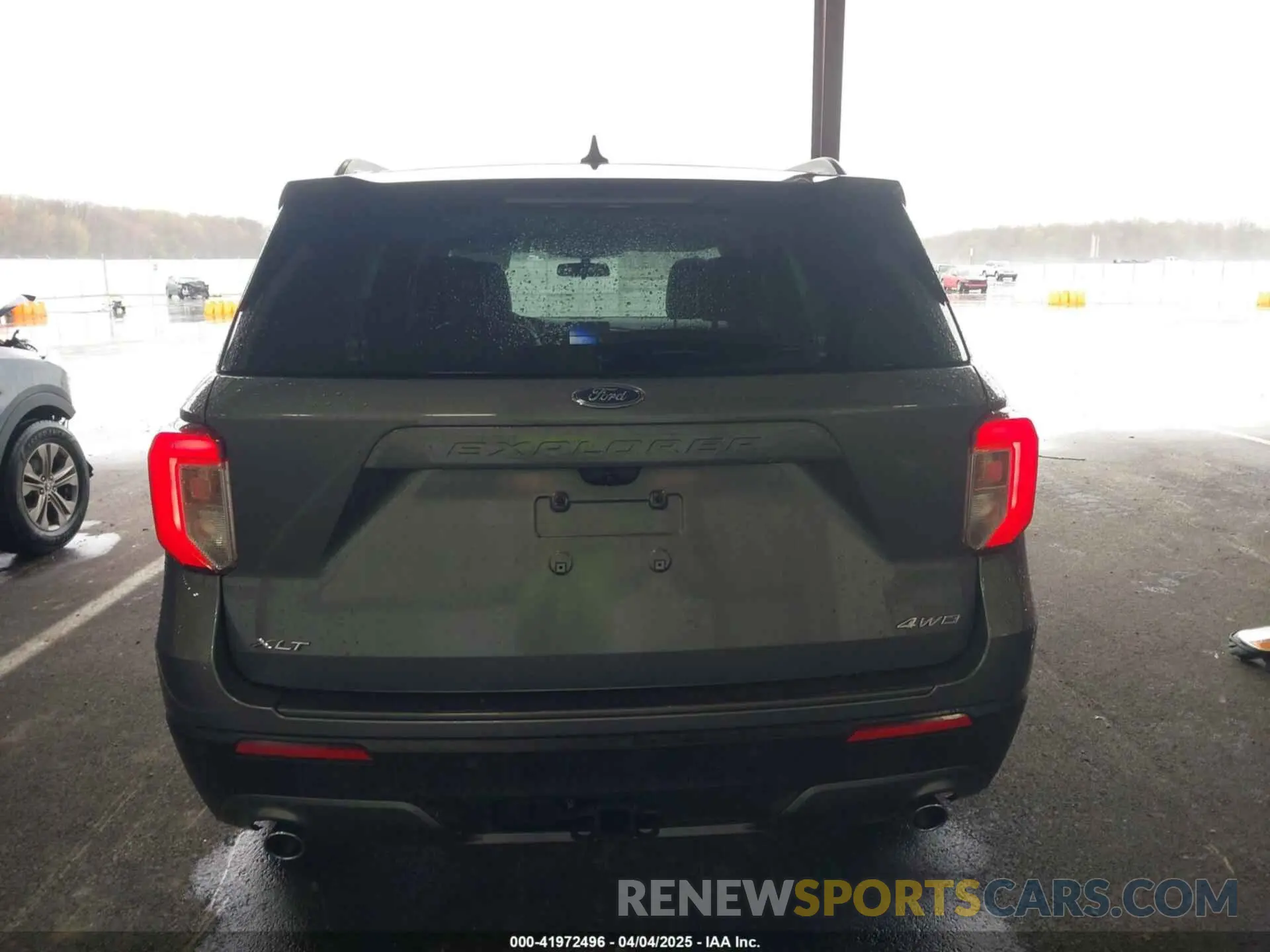 17 Photograph of a damaged car 1FMSK8DH9NGA85366 FORD EXPLORER 2022