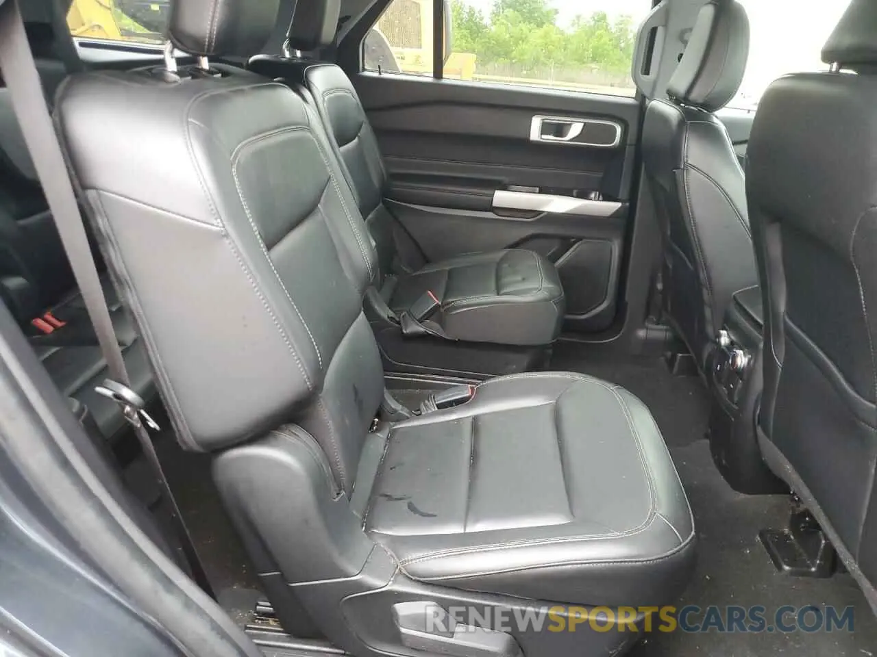 11 Photograph of a damaged car 1FMSK8DH9NGA96996 FORD EXPLORER 2022