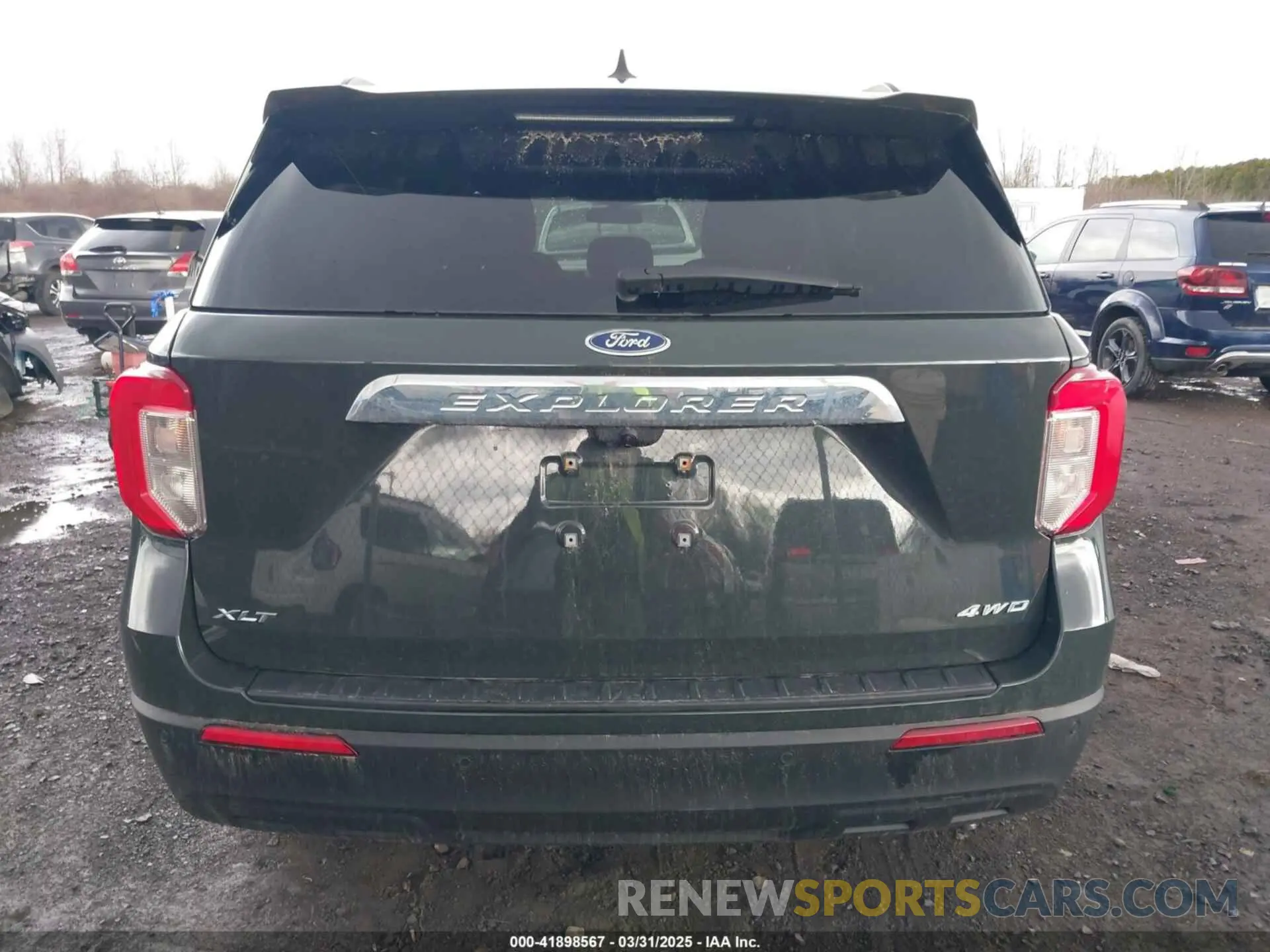 17 Photograph of a damaged car 1FMSK8DH9NGB22948 FORD EXPLORER 2022