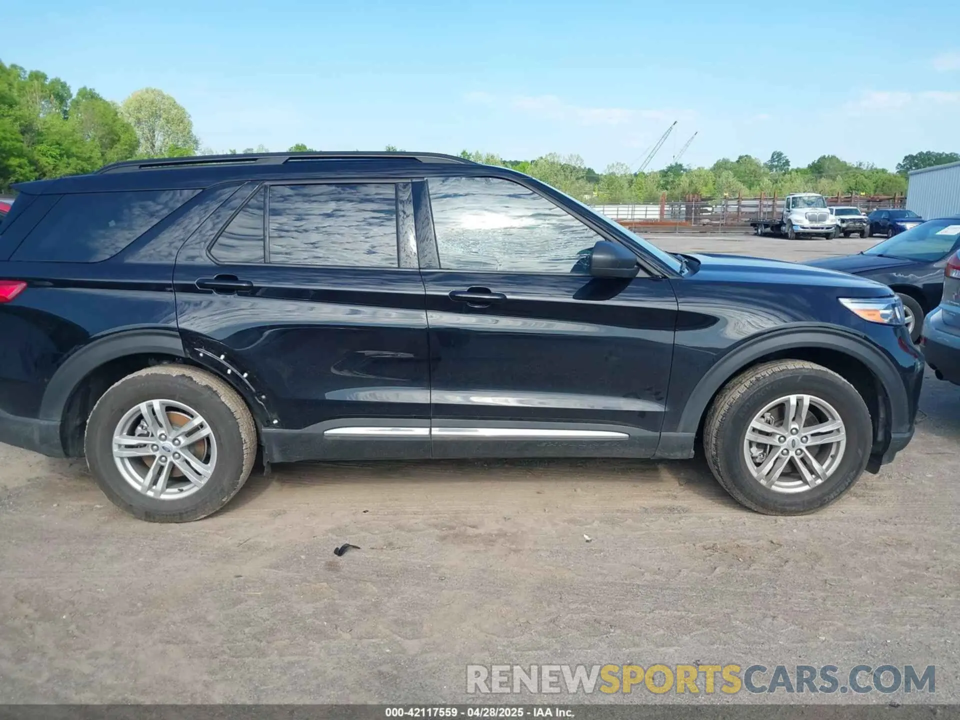 13 Photograph of a damaged car 1FMSK8DH9NGB27633 FORD EXPLORER 2022