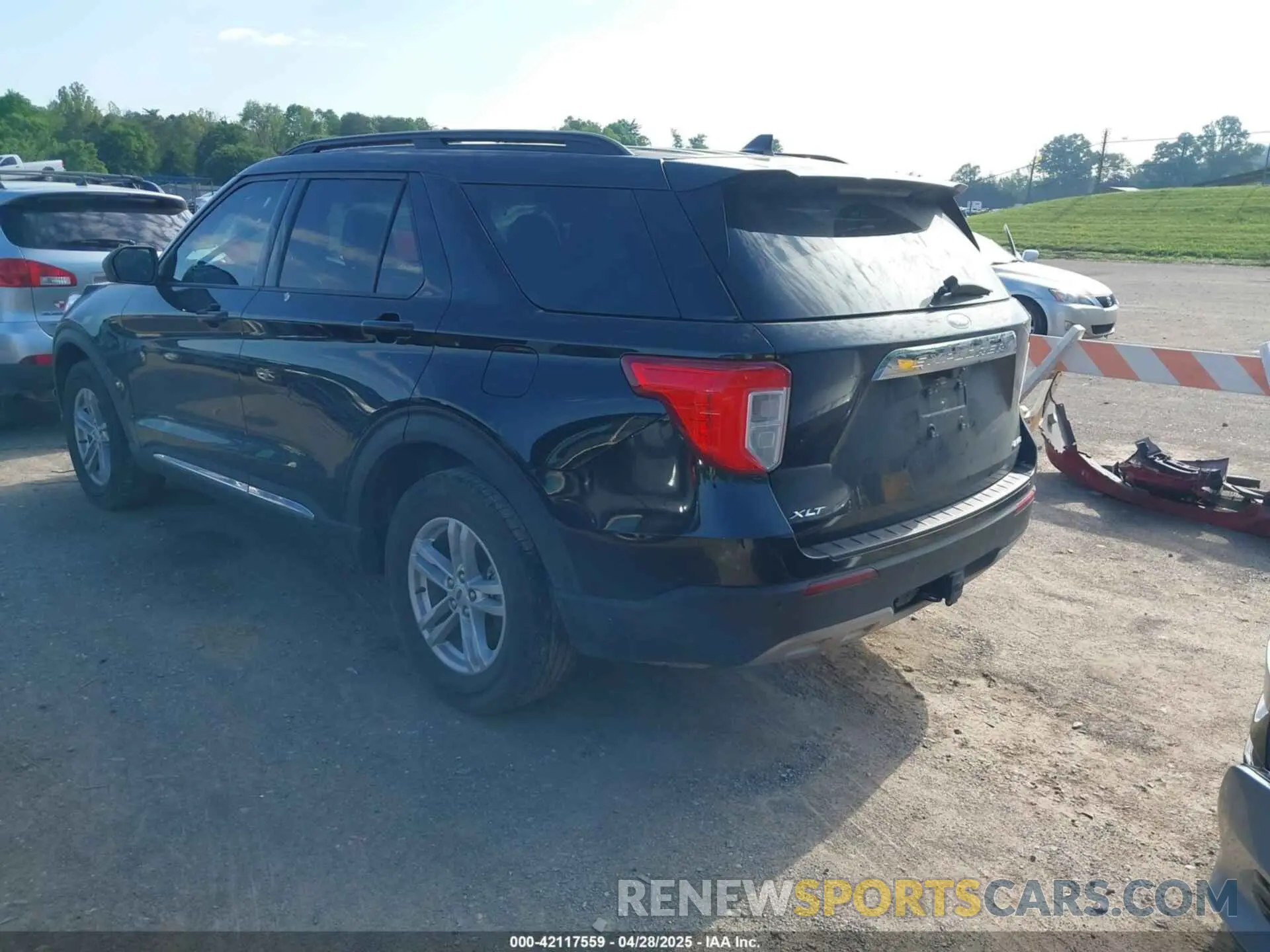 3 Photograph of a damaged car 1FMSK8DH9NGB27633 FORD EXPLORER 2022