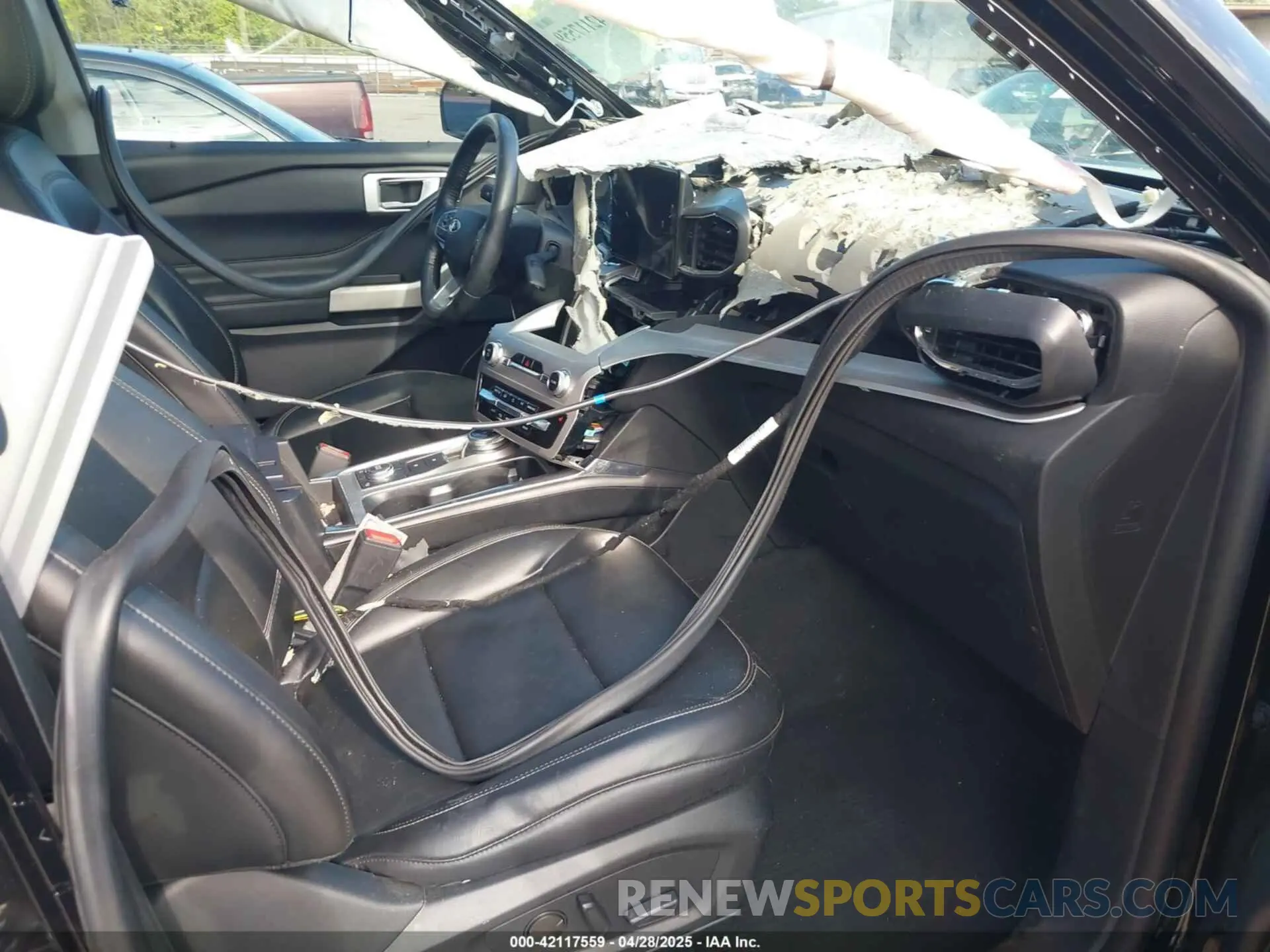 5 Photograph of a damaged car 1FMSK8DH9NGB27633 FORD EXPLORER 2022