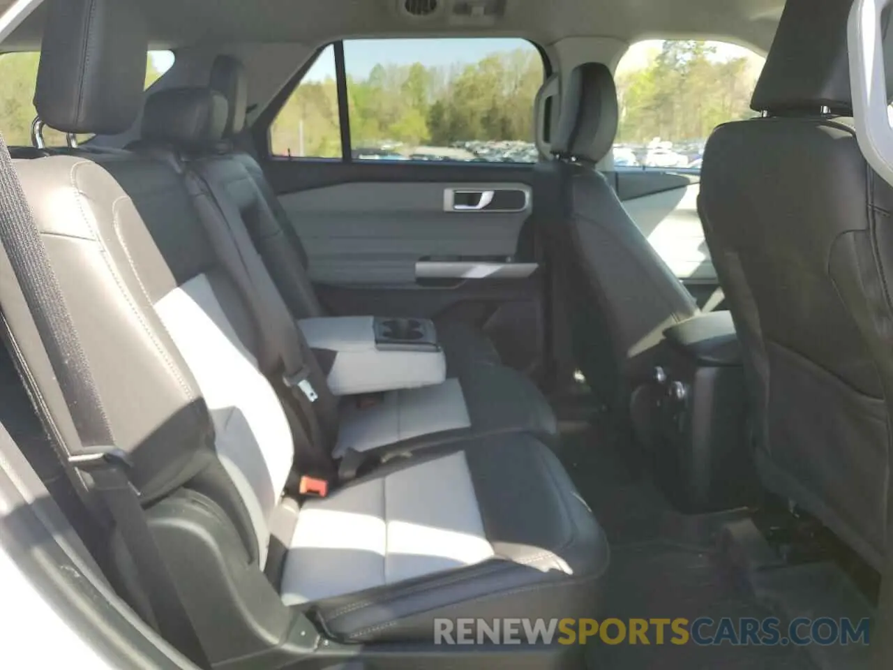 11 Photograph of a damaged car 1FMSK8DH9NGB82194 FORD EXPLORER 2022