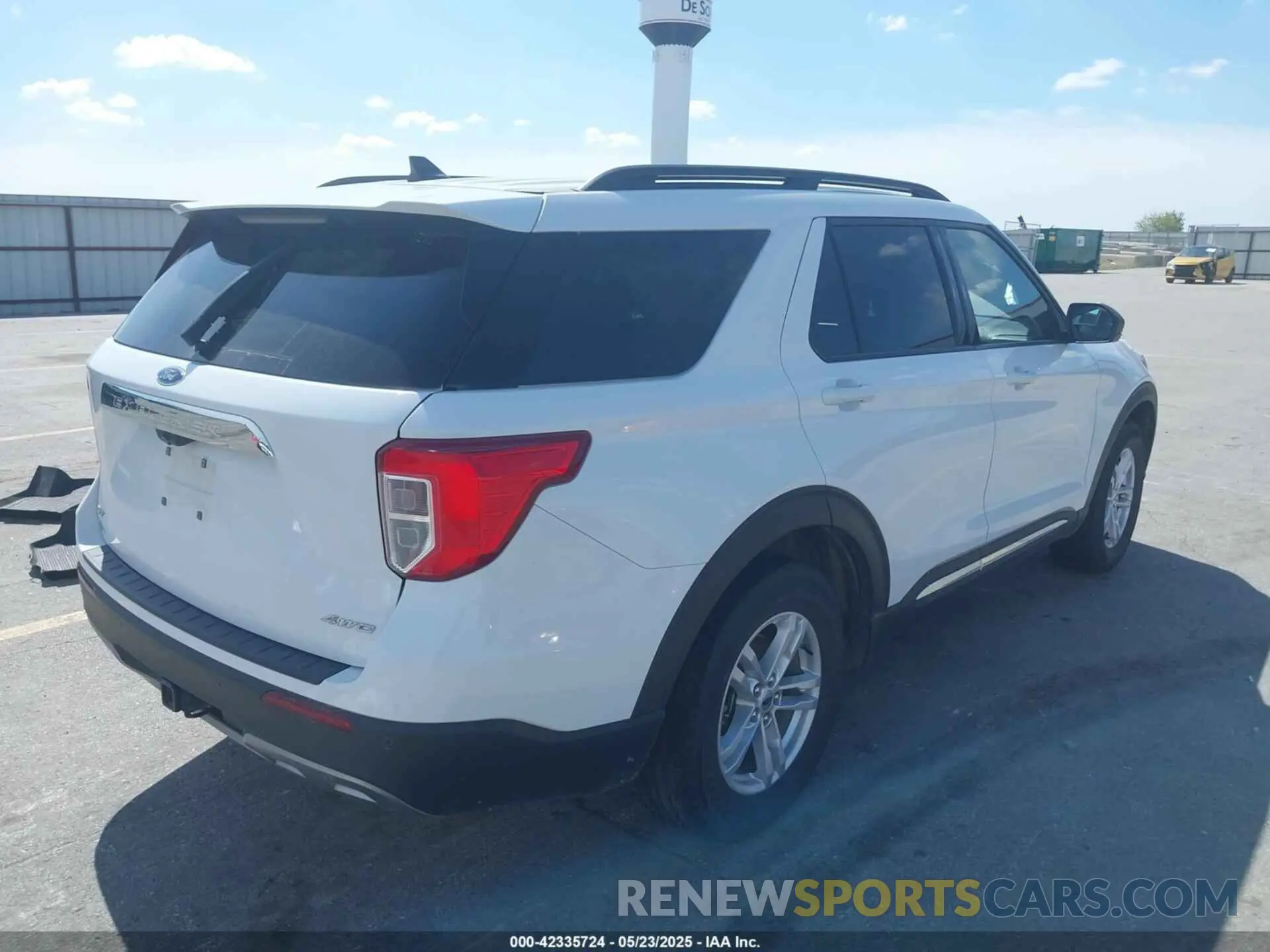 4 Photograph of a damaged car 1FMSK8DHXNGA26620 FORD EXPLORER 2022