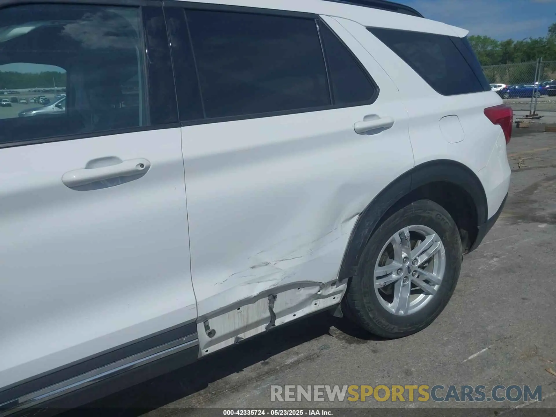 6 Photograph of a damaged car 1FMSK8DHXNGA26620 FORD EXPLORER 2022