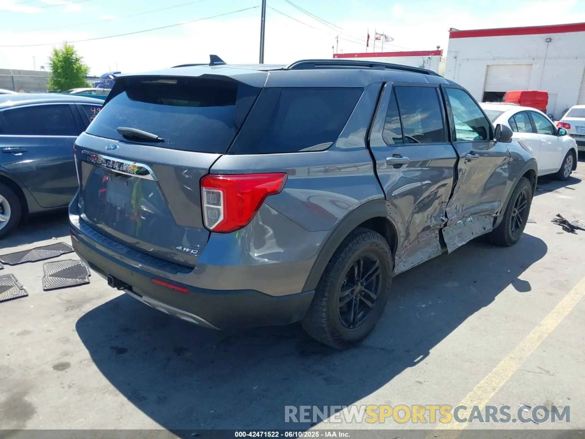 4 Photograph of a damaged car 1FMSK8DHXNGA31414 FORD EXPLORER 2022