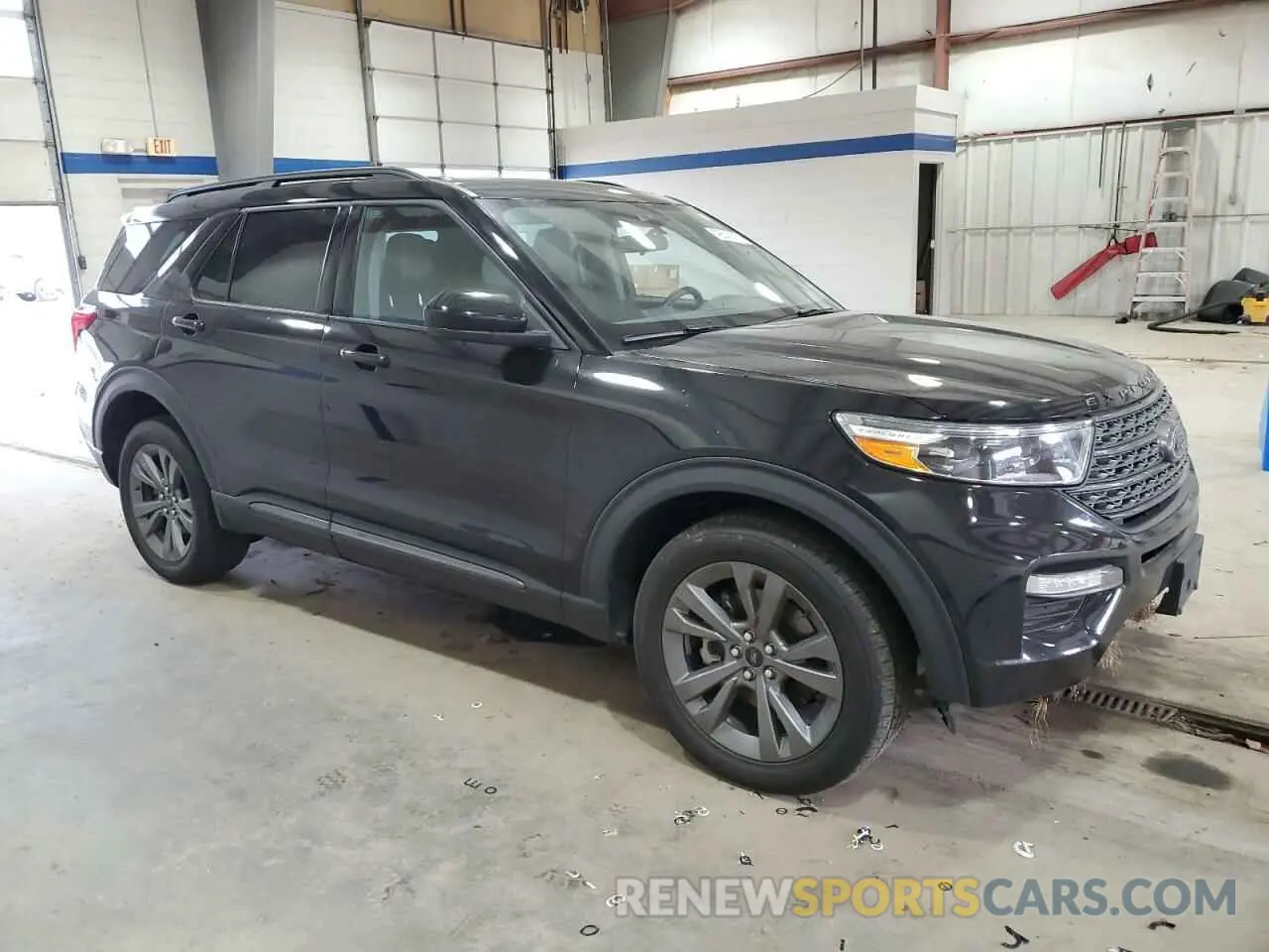 4 Photograph of a damaged car 1FMSK8DHXNGA70746 FORD EXPLORER 2022