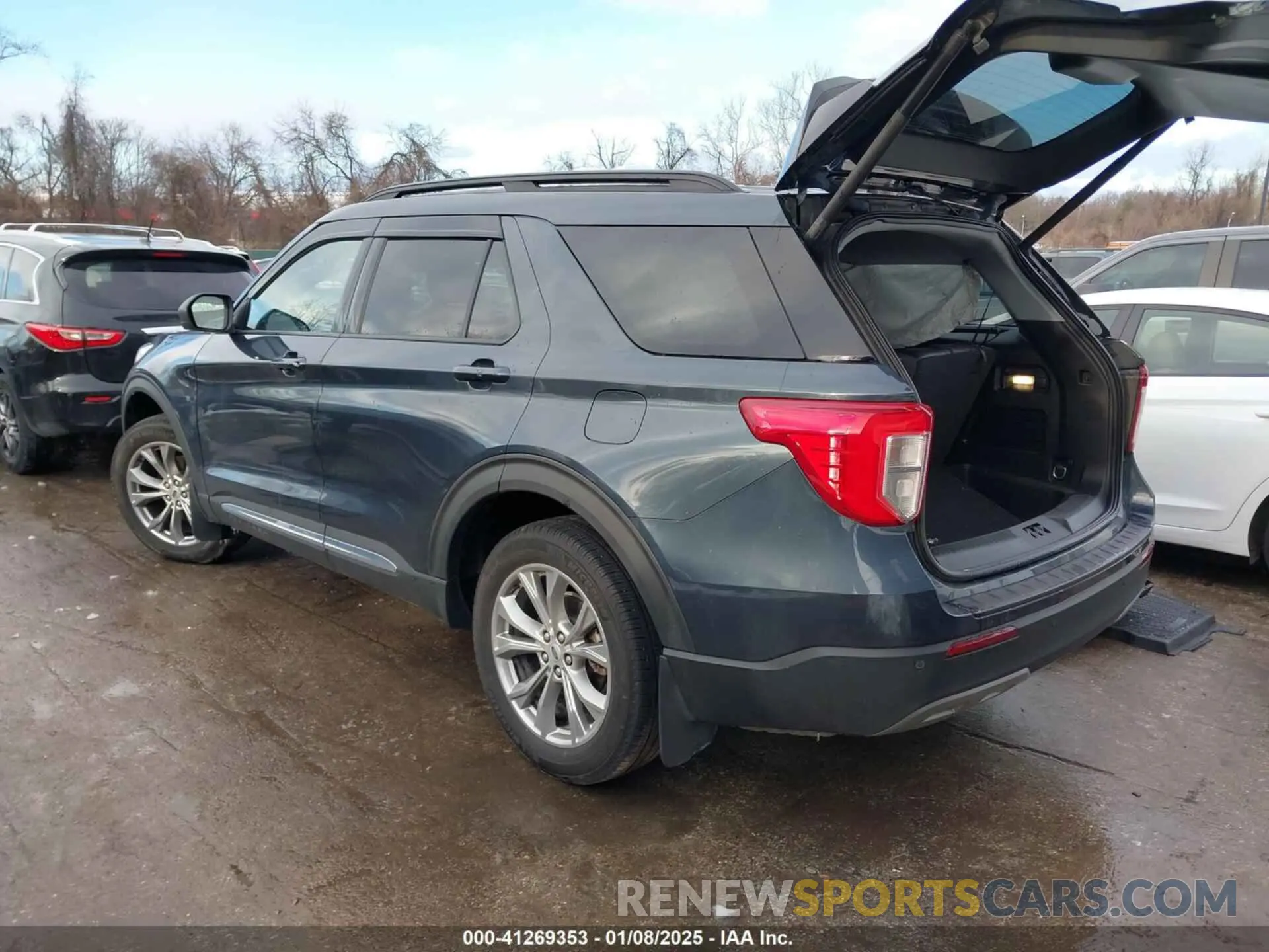 3 Photograph of a damaged car 1FMSK8DHXNGA90818 FORD EXPLORER 2022