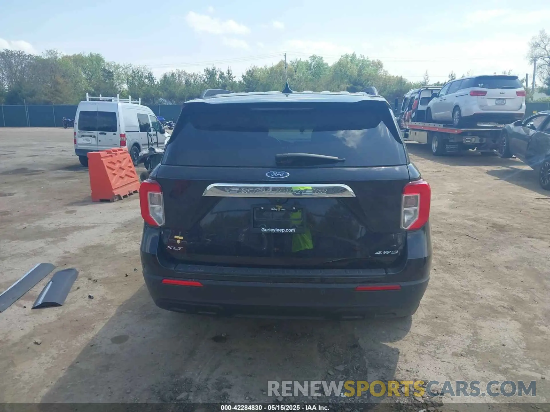 17 Photograph of a damaged car 1FMSK8DHXNGB24563 FORD EXPLORER 2022