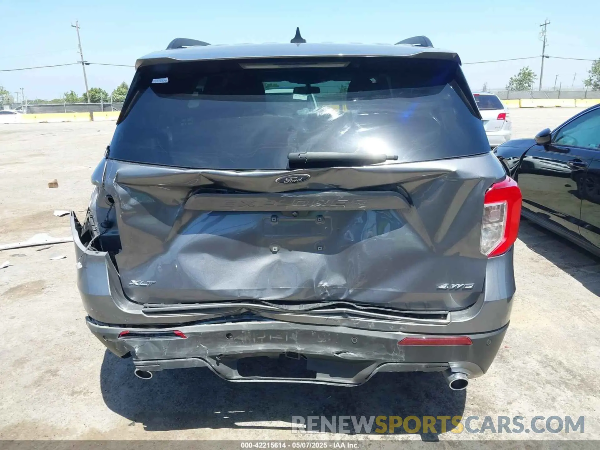 16 Photograph of a damaged car 1FMSK8DHXNGB42738 FORD EXPLORER 2022