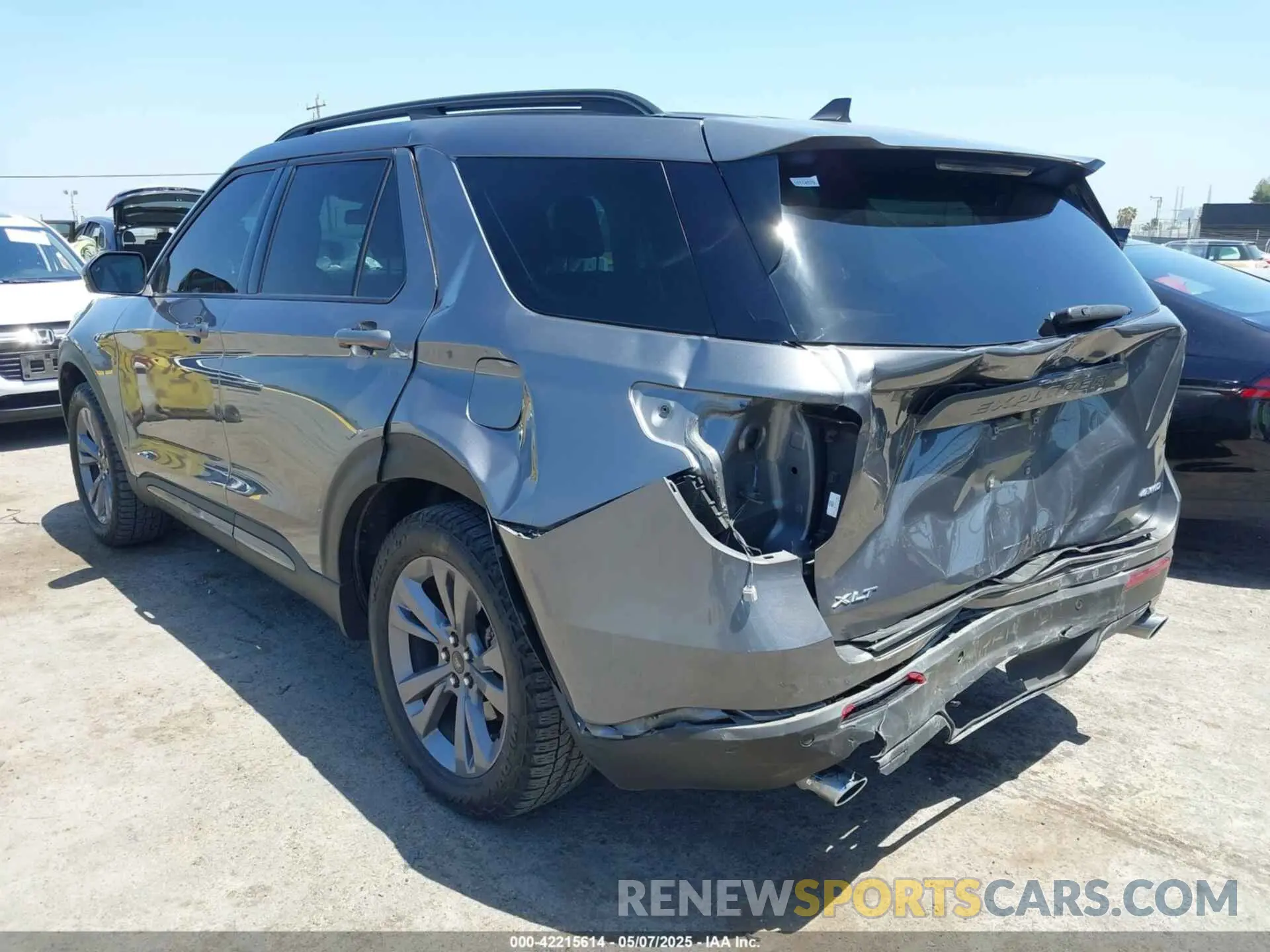 3 Photograph of a damaged car 1FMSK8DHXNGB42738 FORD EXPLORER 2022