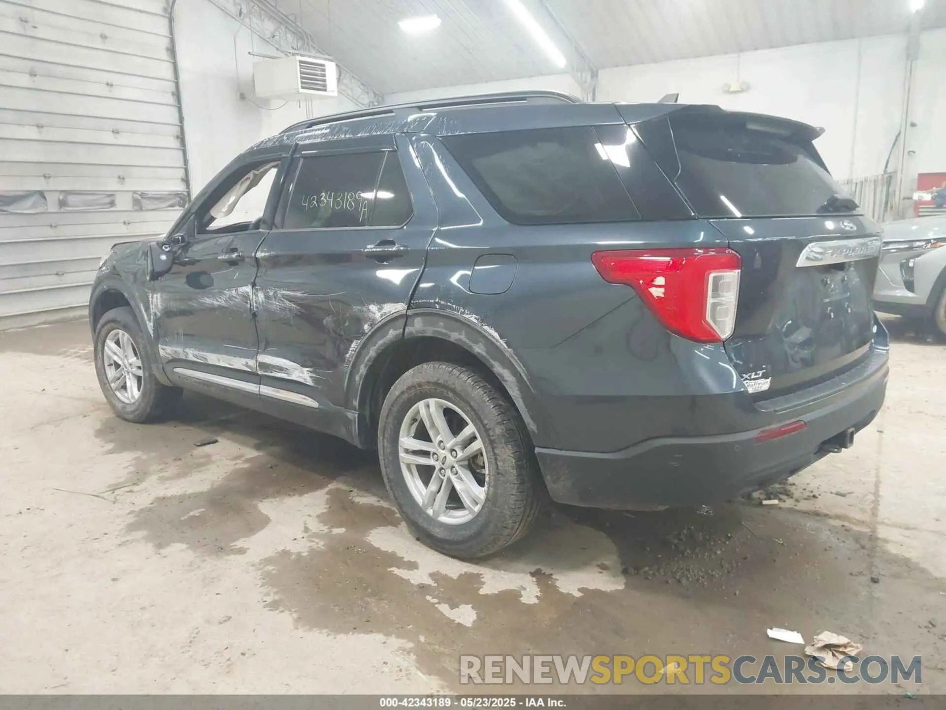 3 Photograph of a damaged car 1FMSK8DHXNGB87162 FORD EXPLORER 2022