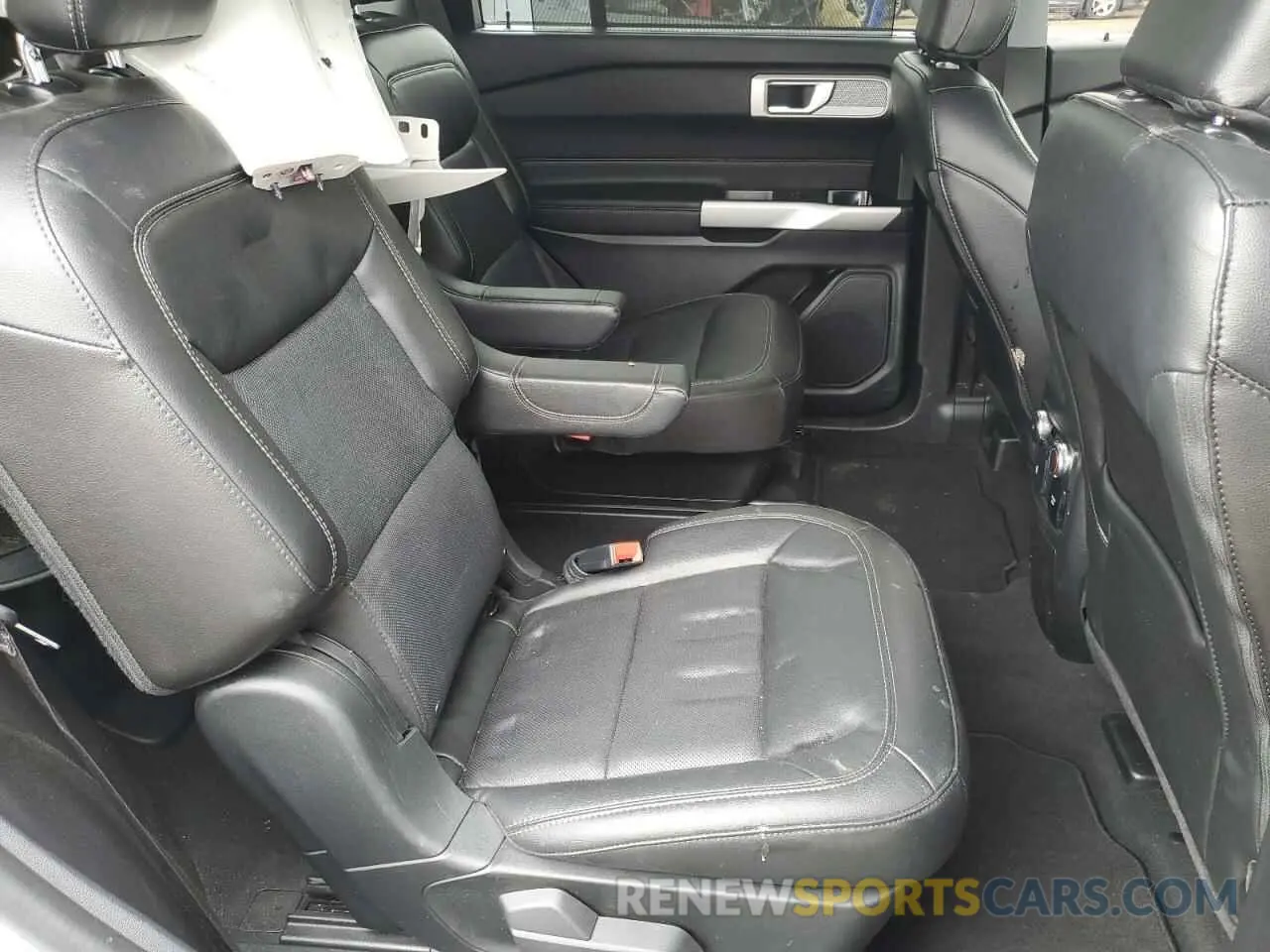 11 Photograph of a damaged car 1FMSK8FH2NGB23789 FORD EXPLORER 2022