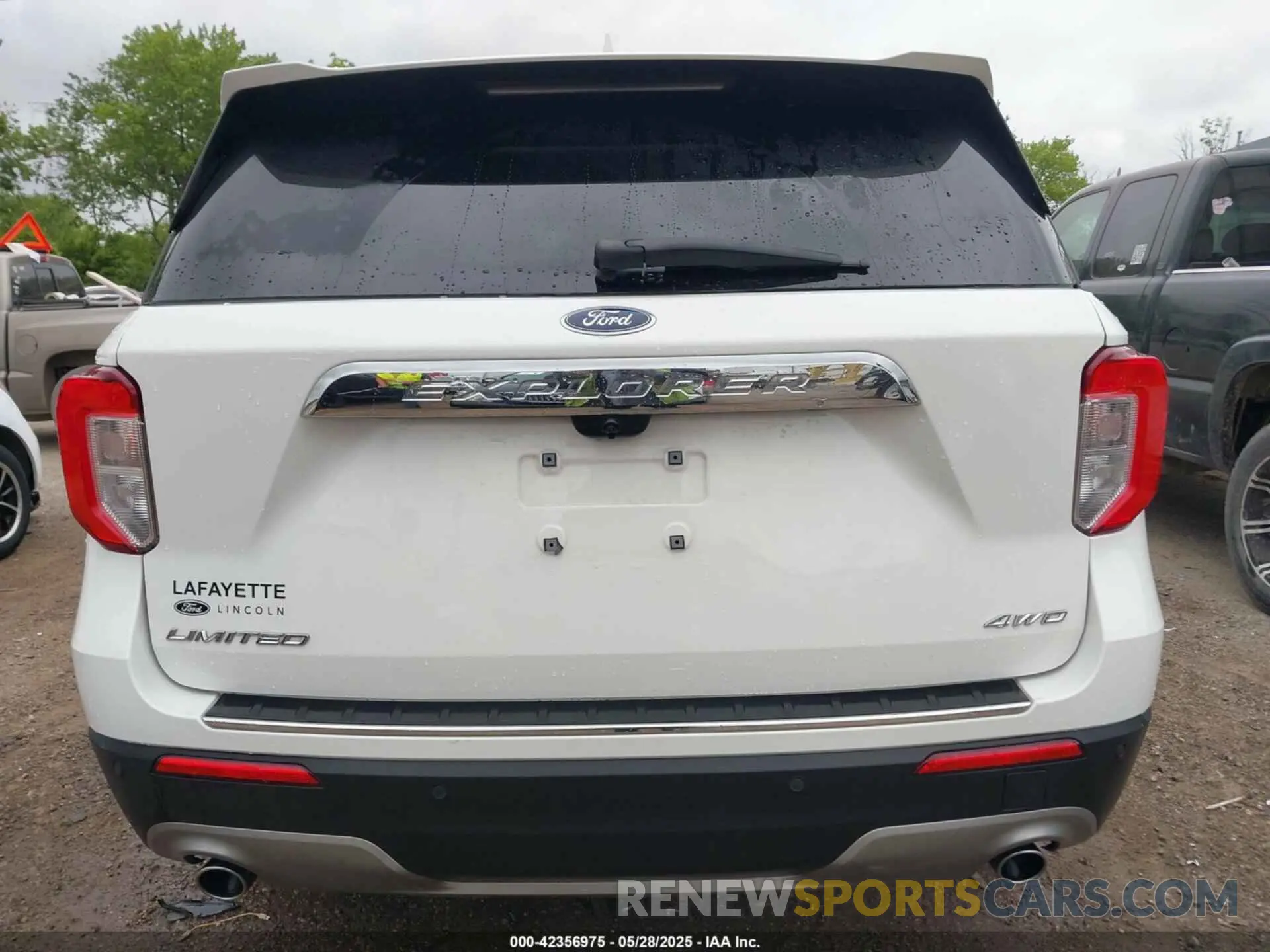 16 Photograph of a damaged car 1FMSK8FH3NGA07498 FORD EXPLORER 2022