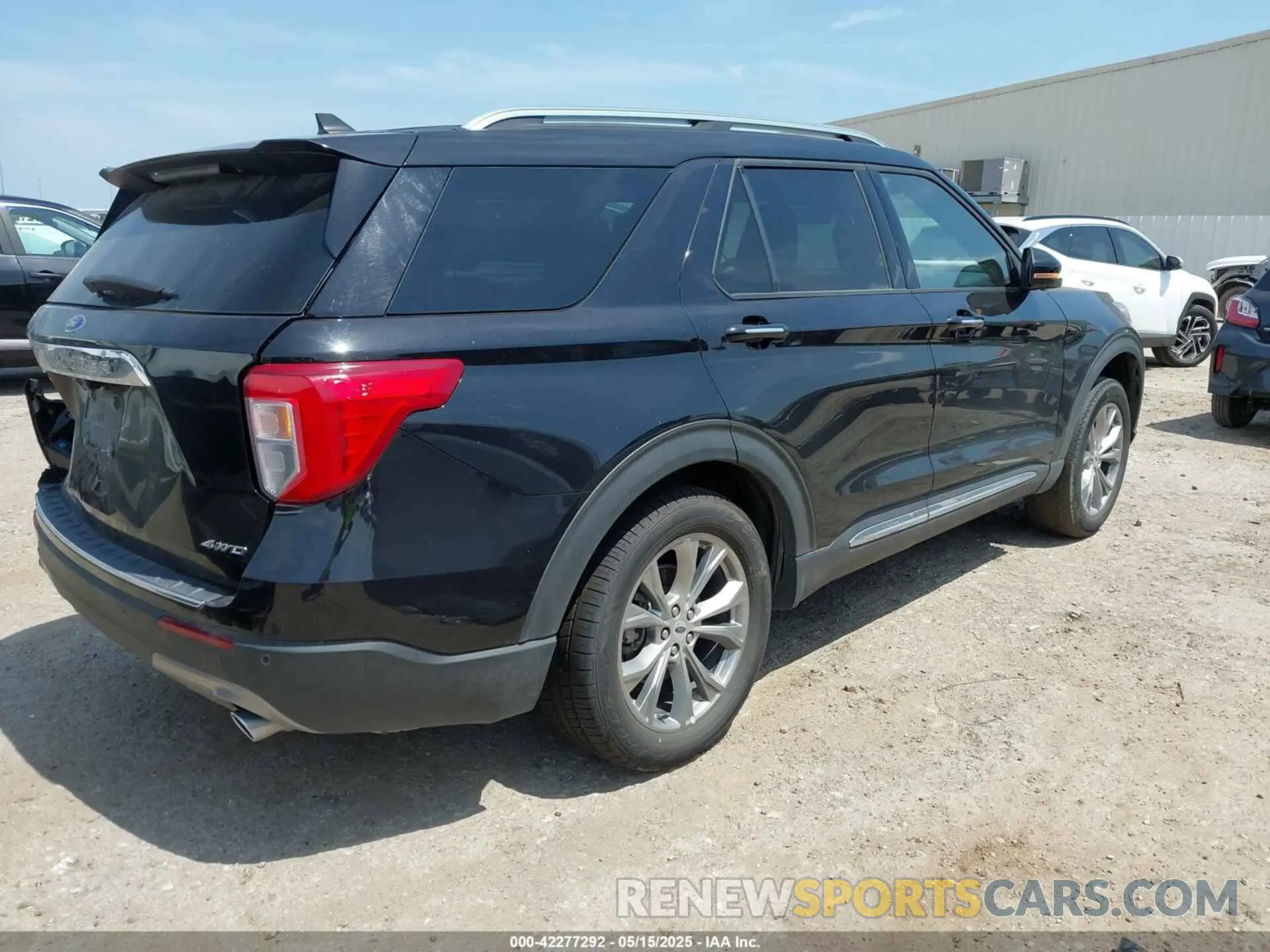 4 Photograph of a damaged car 1FMSK8FH3NGA99311 FORD EXPLORER 2022