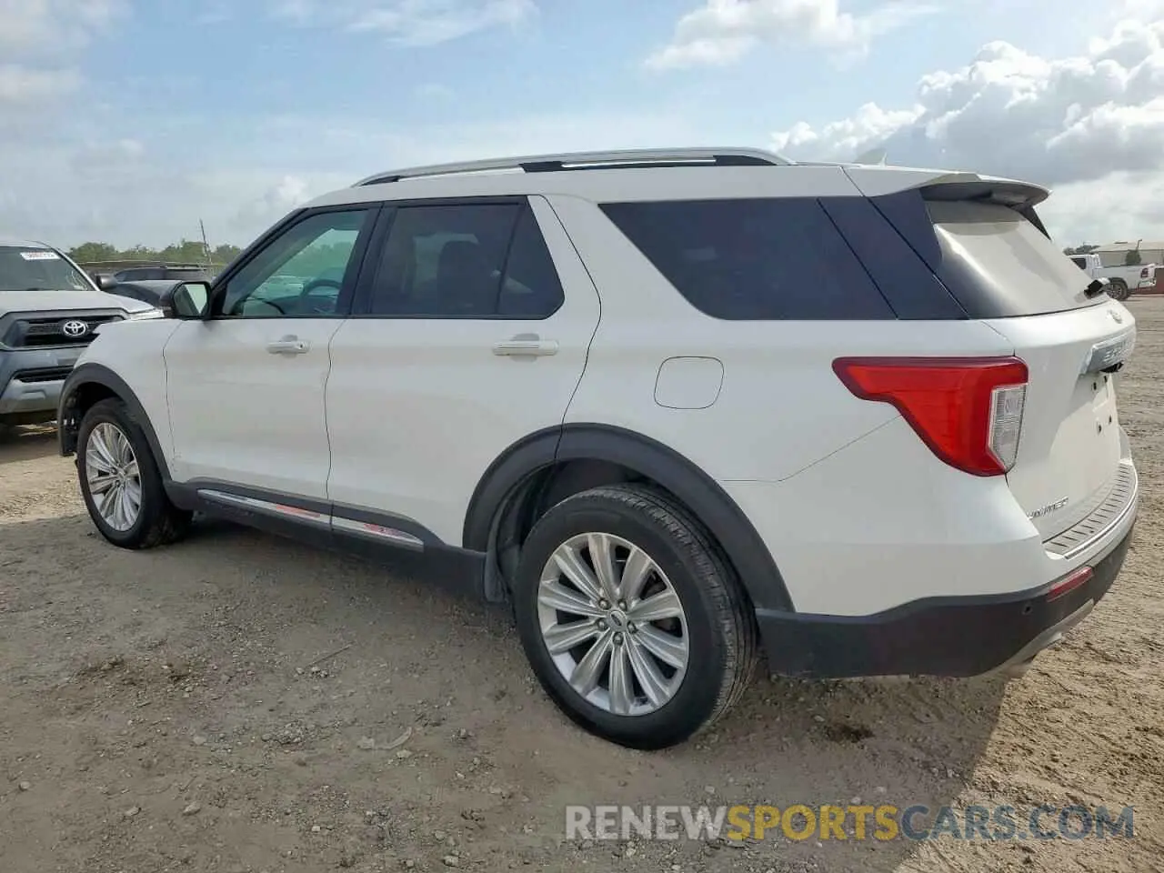 2 Photograph of a damaged car 1FMSK8FHXNGB89846 FORD EXPLORER 2022
