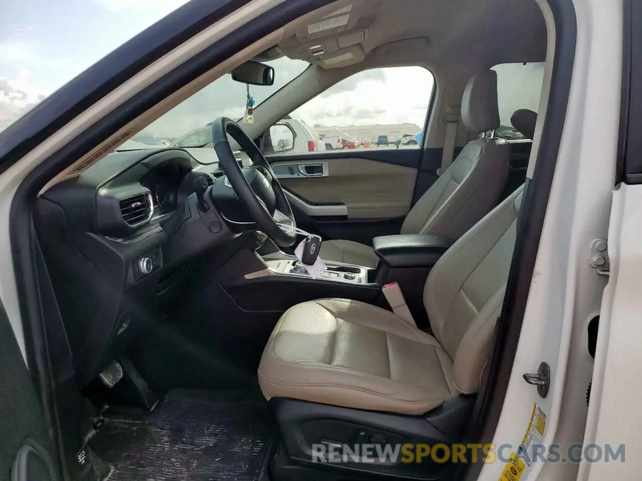7 Photograph of a damaged car 1FMSK8FHXNGB89846 FORD EXPLORER 2022