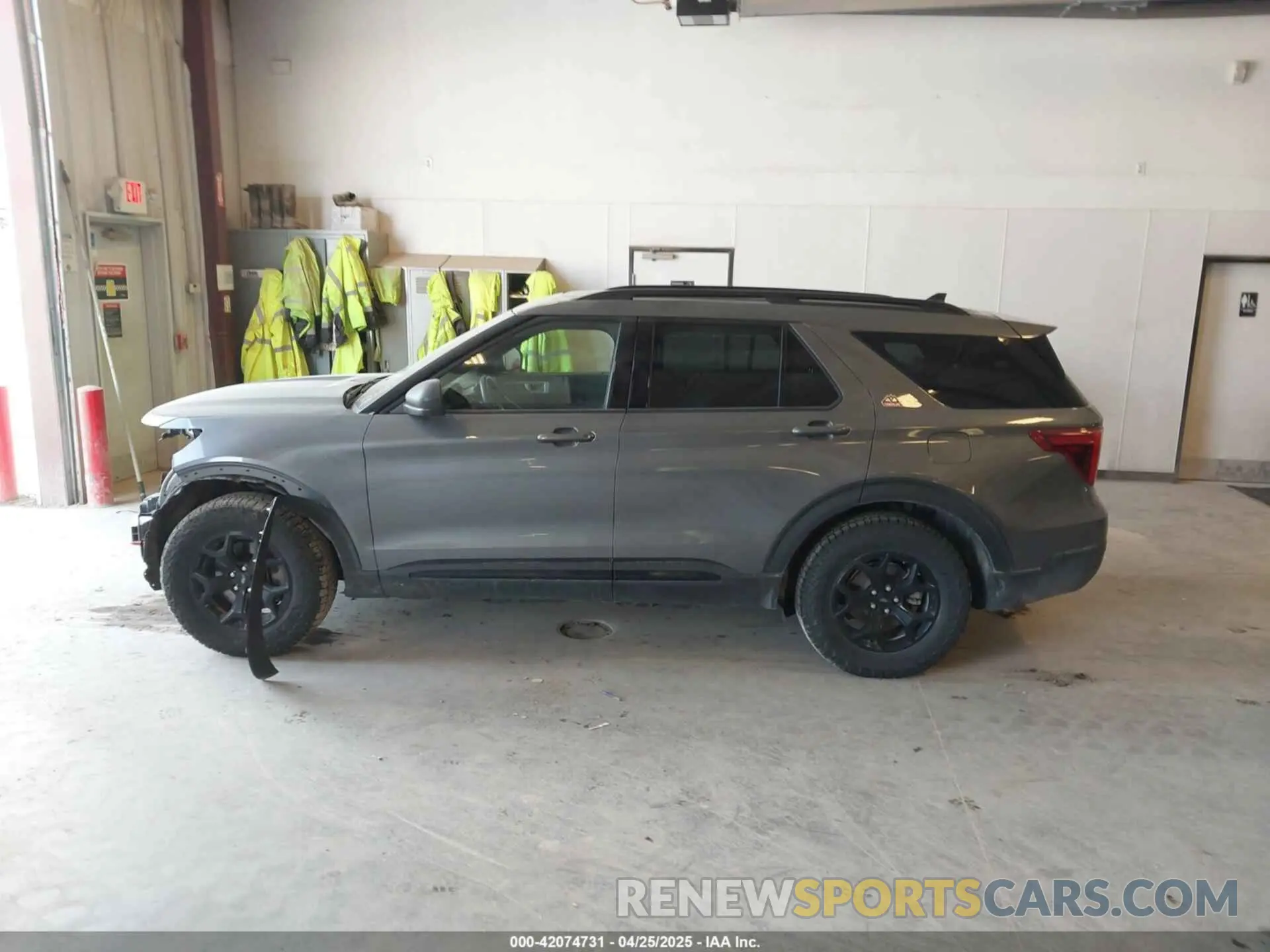 14 Photograph of a damaged car 1FMSK8JH1NGA67738 FORD EXPLORER 2022