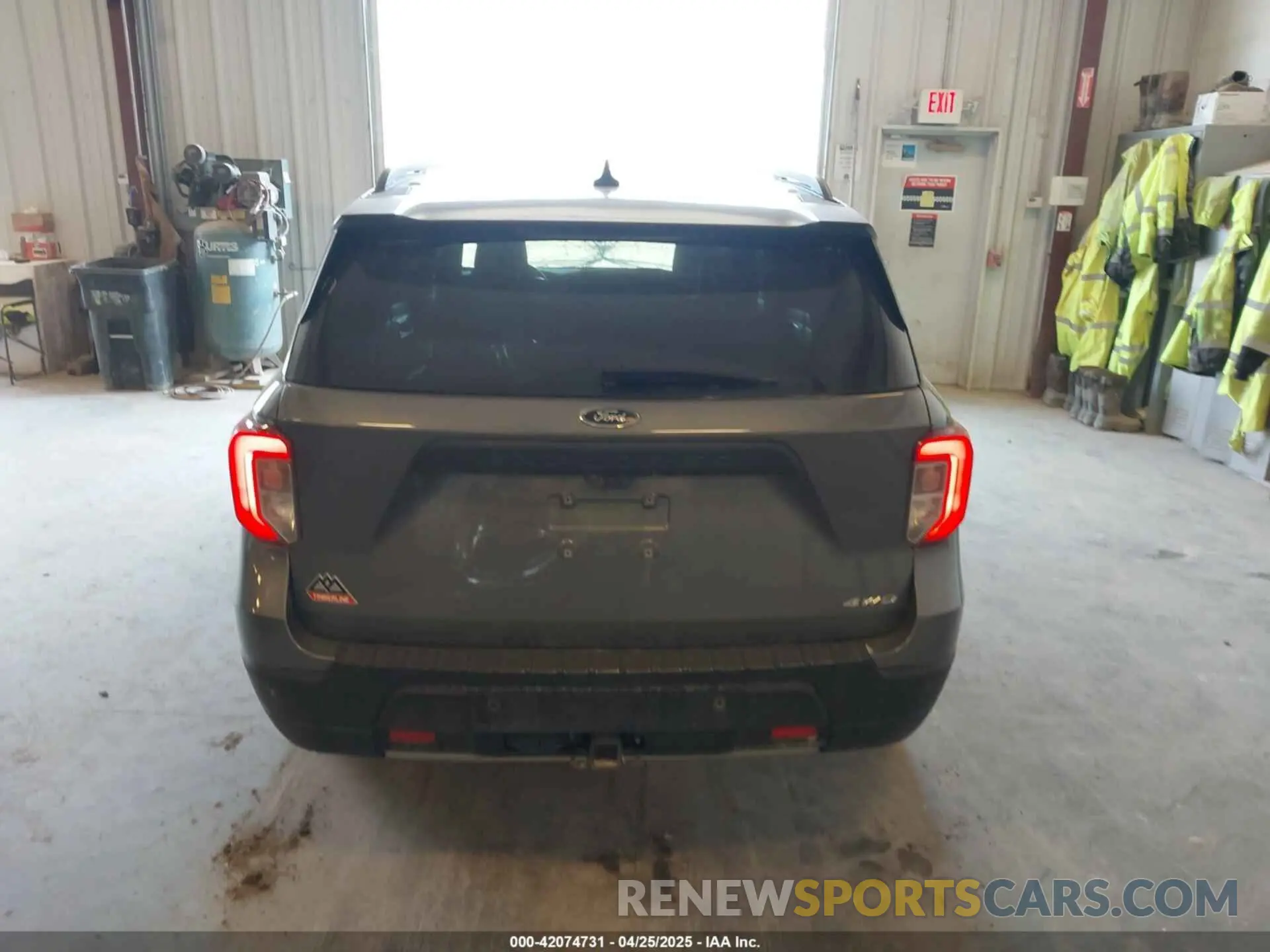 16 Photograph of a damaged car 1FMSK8JH1NGA67738 FORD EXPLORER 2022