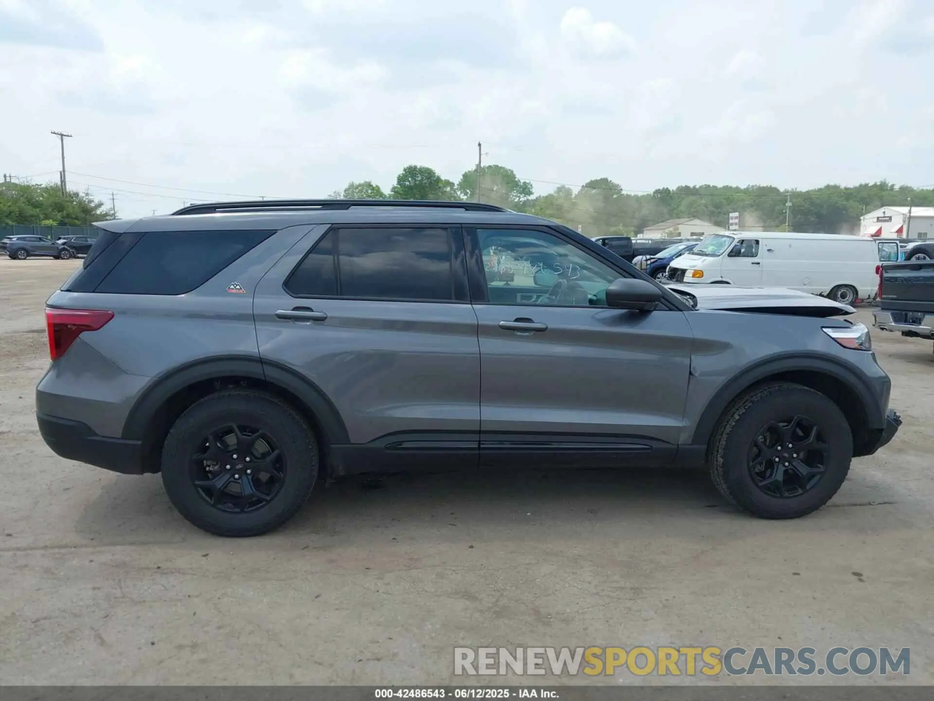 13 Photograph of a damaged car 1FMSK8JH2NGB14193 FORD EXPLORER 2022