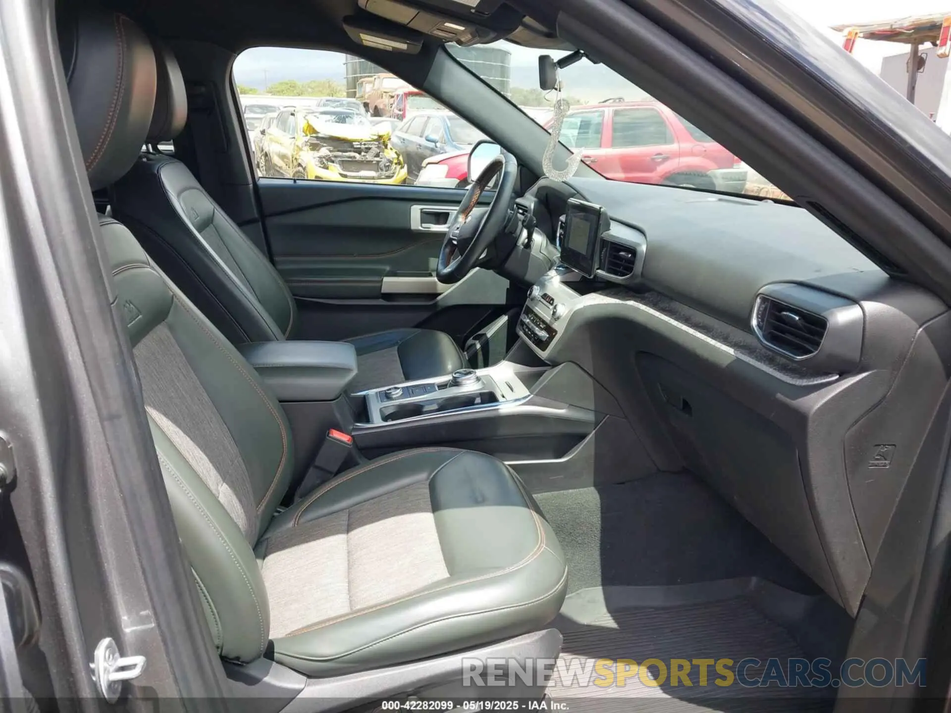 5 Photograph of a damaged car 1FMSK8JH4NGB87078 FORD EXPLORER 2022