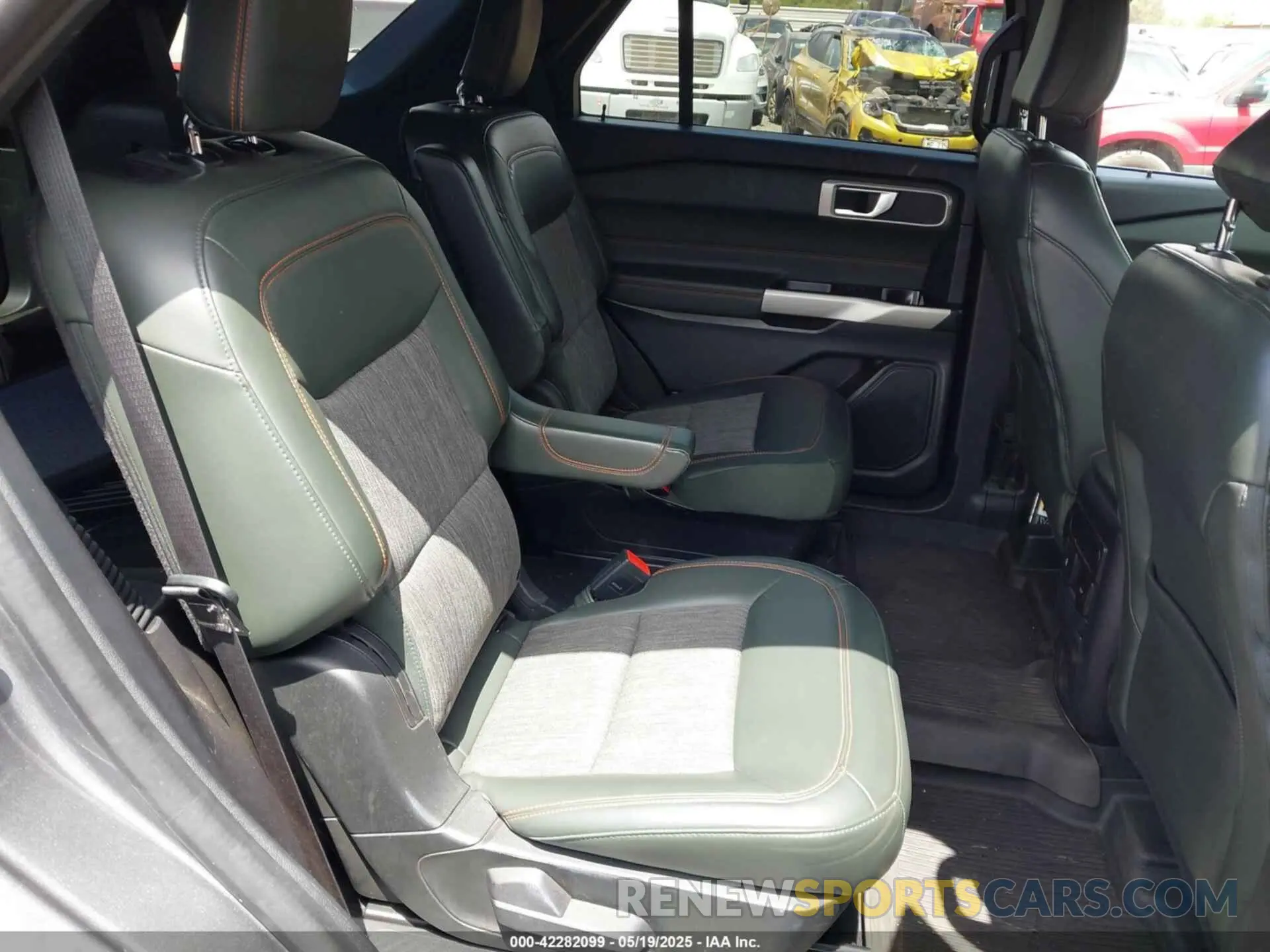 8 Photograph of a damaged car 1FMSK8JH4NGB87078 FORD EXPLORER 2022
