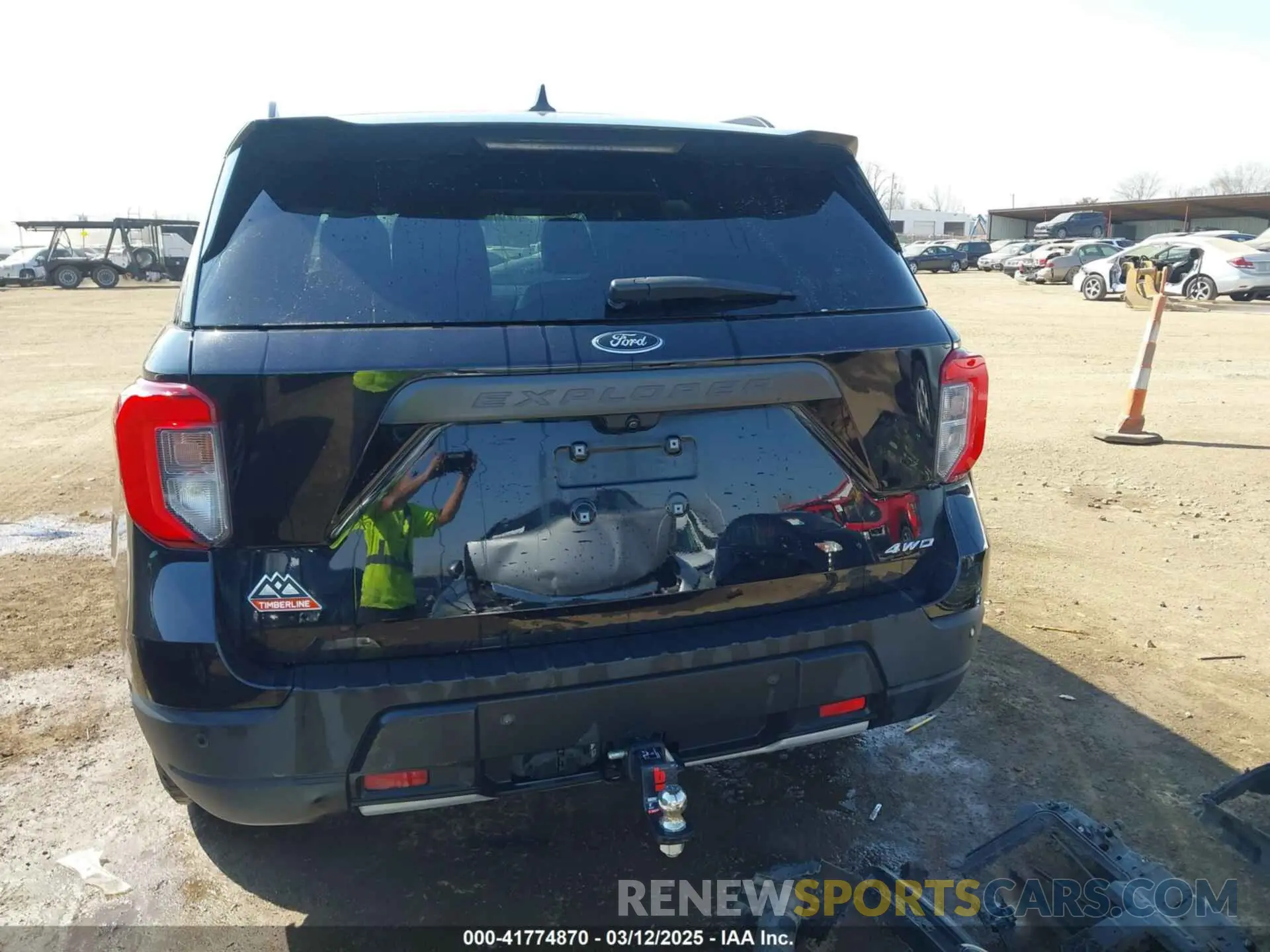 17 Photograph of a damaged car 1FMSK8JH7NGB10365 FORD EXPLORER 2022