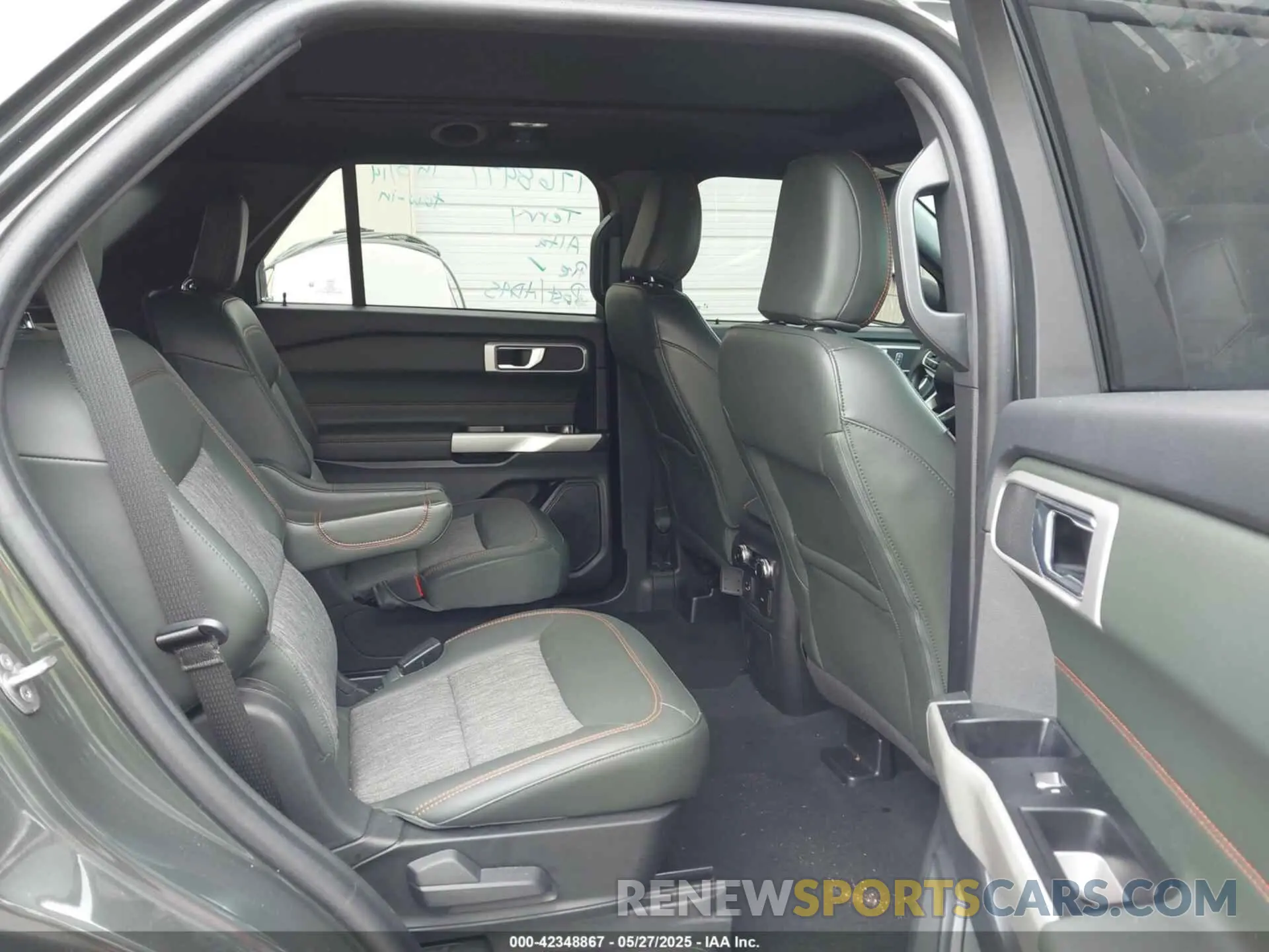 8 Photograph of a damaged car 1FMSK8JH8NGB12531 FORD EXPLORER 2022