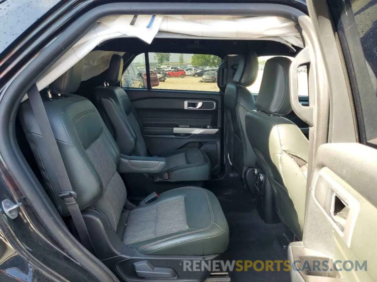 11 Photograph of a damaged car 1FMSK8JH8NGB40572 FORD EXPLORER 2022