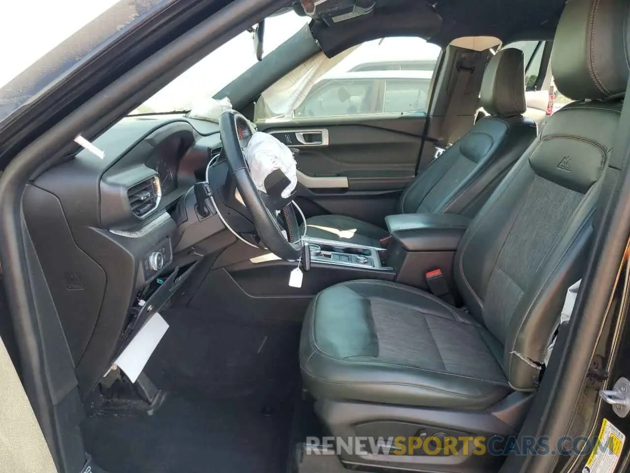 7 Photograph of a damaged car 1FMSK8JH8NGB40572 FORD EXPLORER 2022