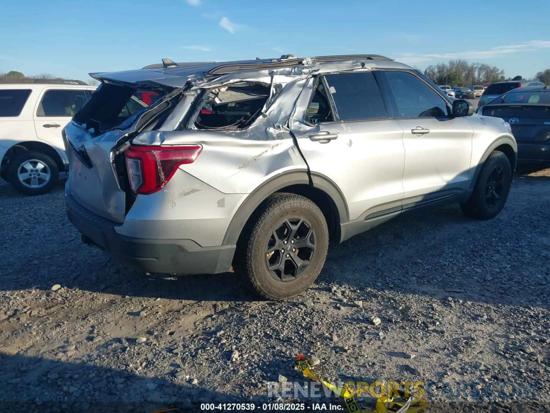 4 Photograph of a damaged car 1FMSK8JHXNGB66655 FORD EXPLORER 2022