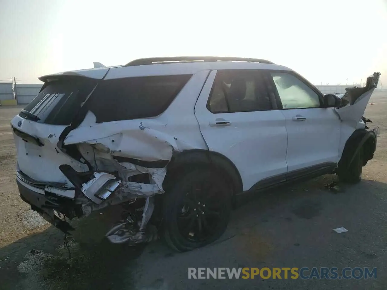 3 Photograph of a damaged car 1FMSK8KH4NGB21791 FORD EXPLORER 2022