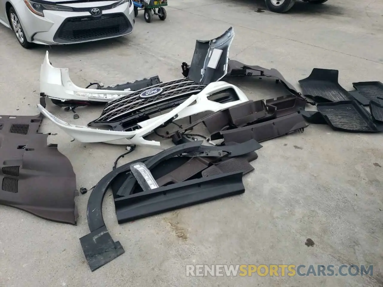 13 Photograph of a damaged car 1FM5K7LC1PGB48735 FORD EXPLORER 2023