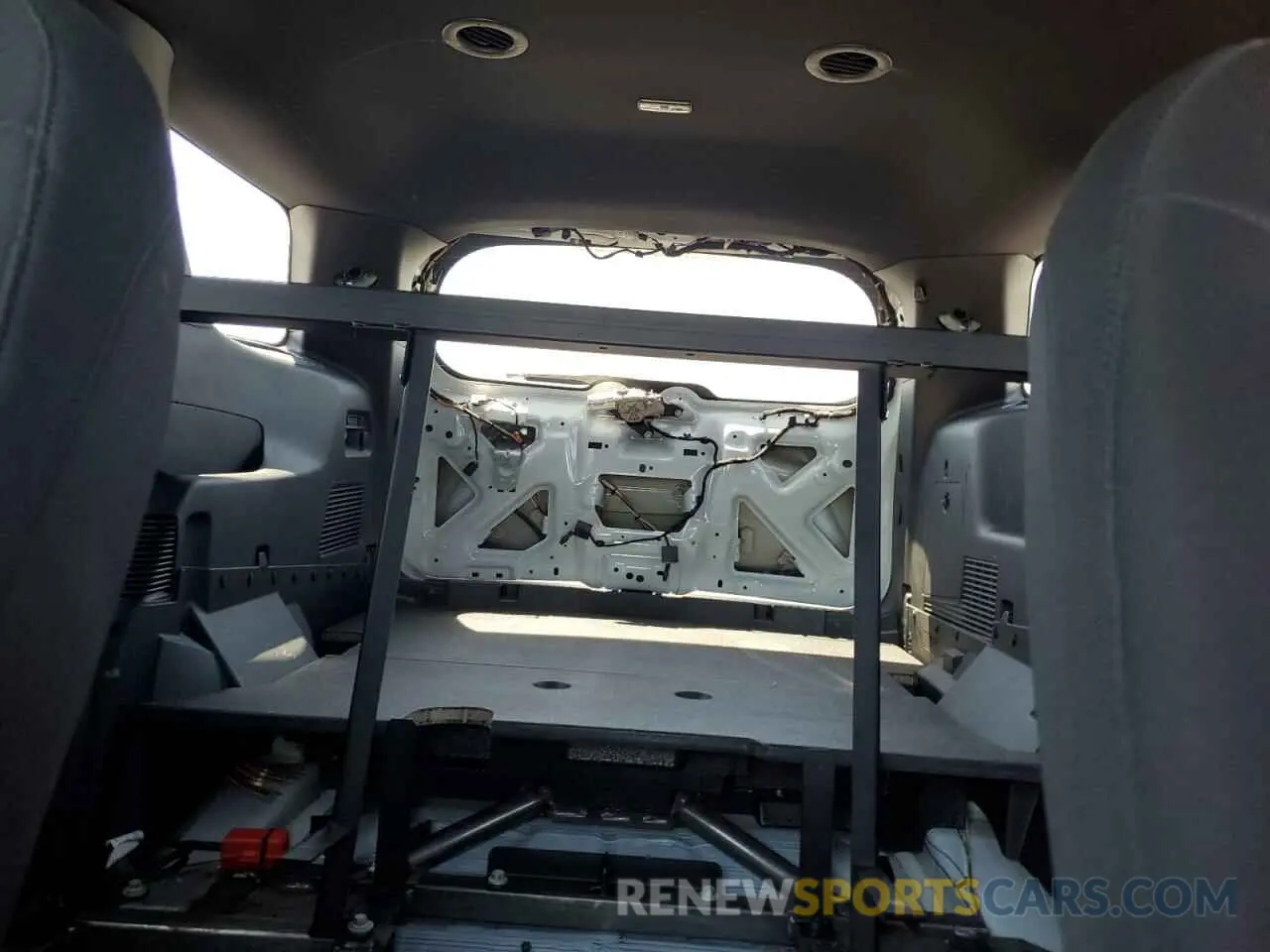 10 Photograph of a damaged car 1FM5K8AB0PGB60505 FORD EXPLORER 2023