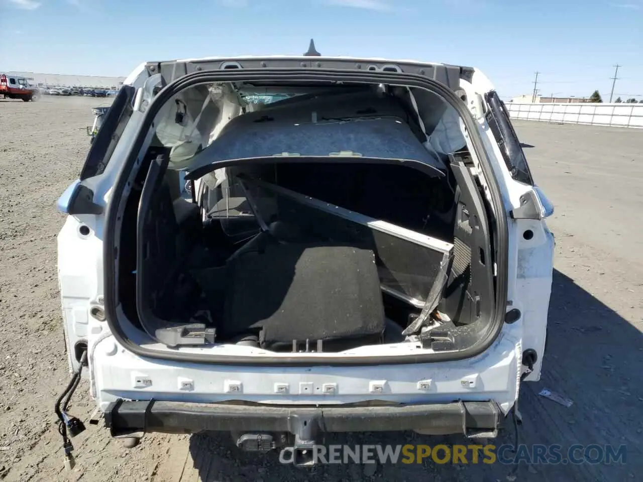 6 Photograph of a damaged car 1FM5K8AB3PGB37719 FORD EXPLORER 2023