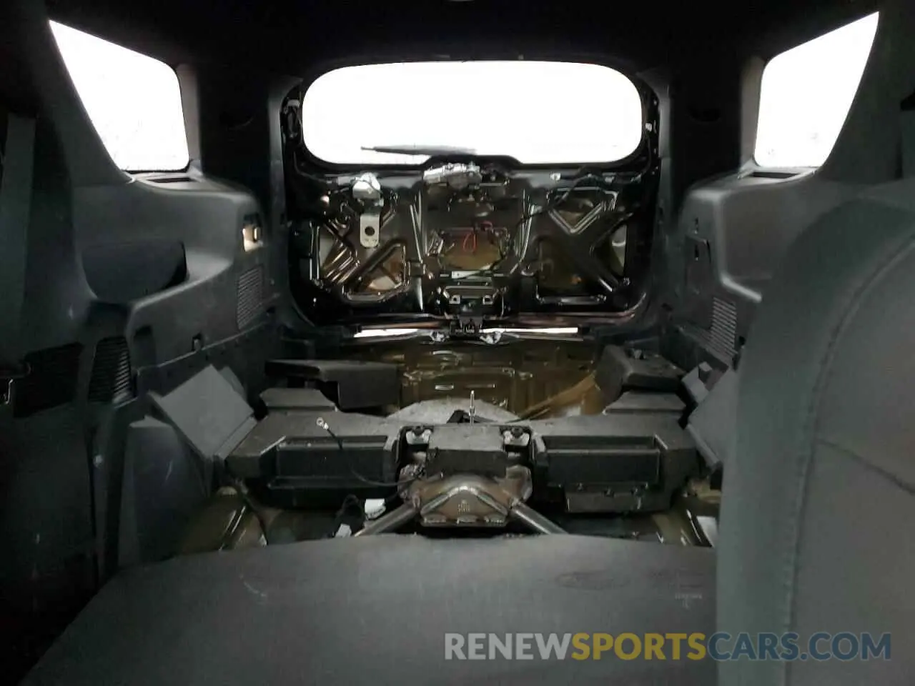 10 Photograph of a damaged car 1FM5K8ABXPGA82752 FORD EXPLORER 2023