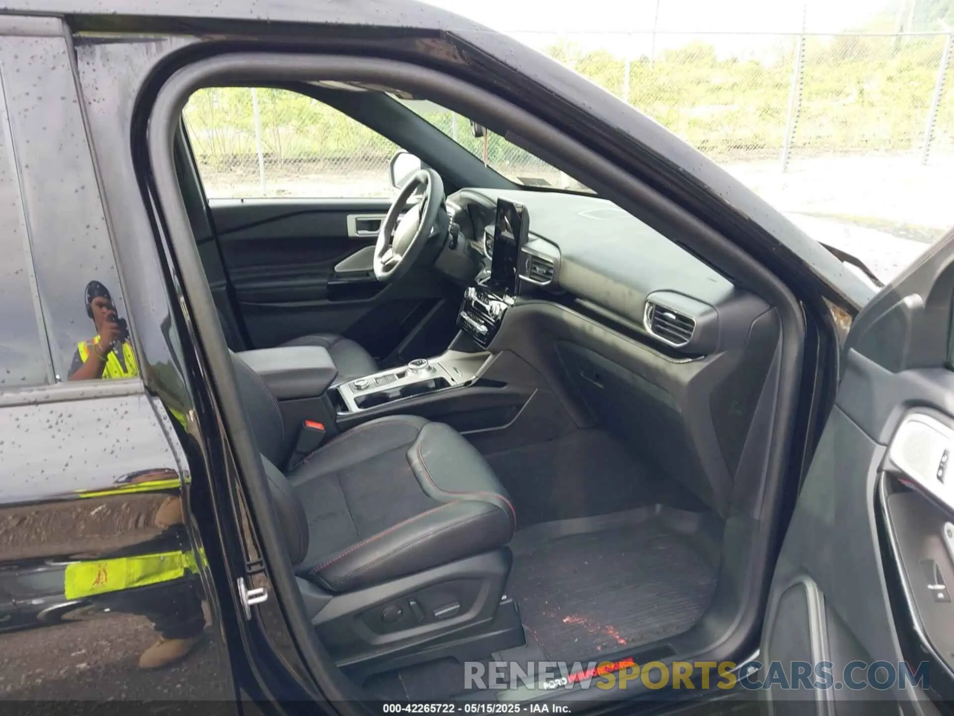 5 Photograph of a damaged car 1FM5K8GC1PGA21273 FORD EXPLORER 2023