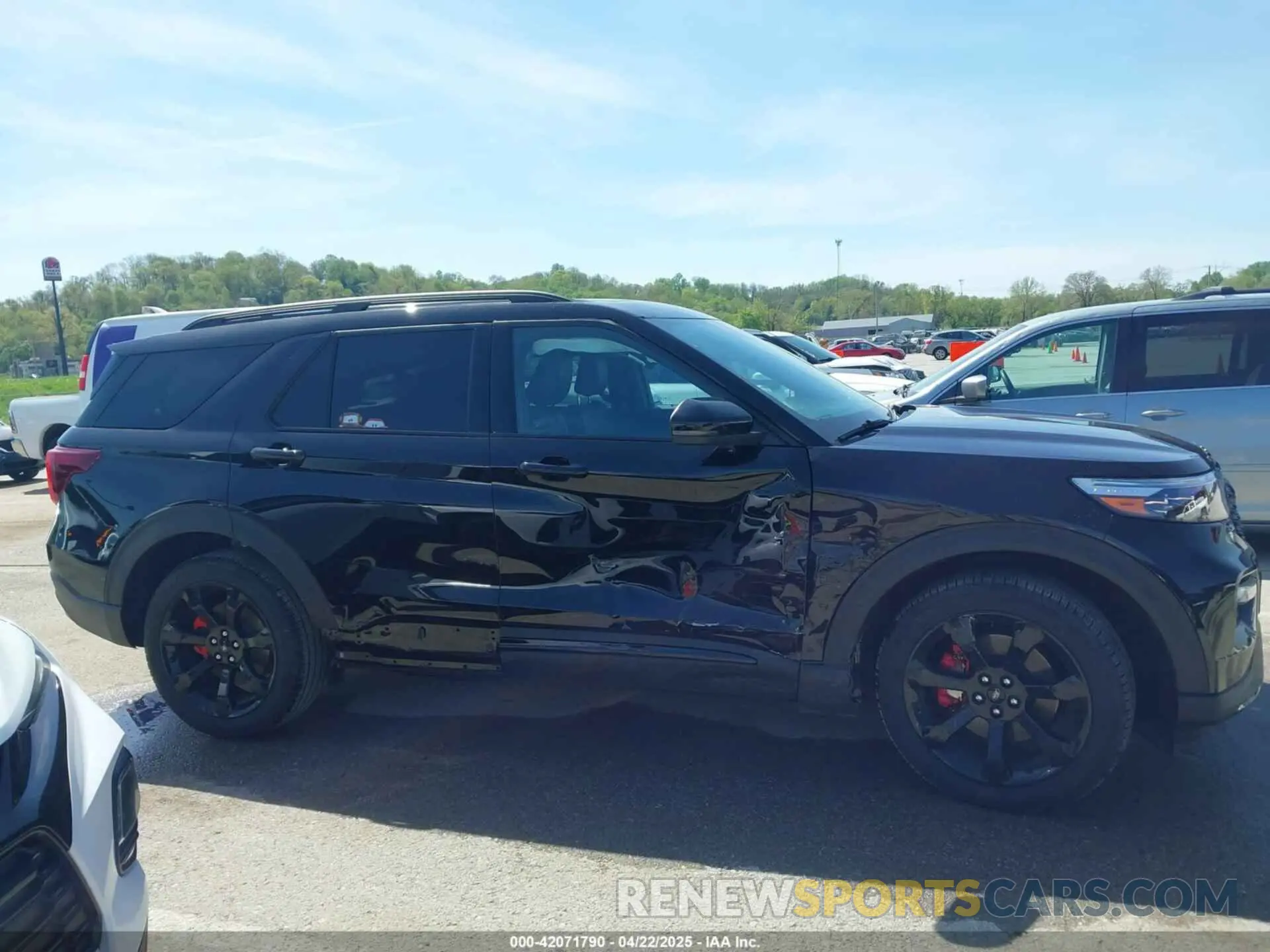 13 Photograph of a damaged car 1FM5K8GC3PGC36153 FORD EXPLORER 2023