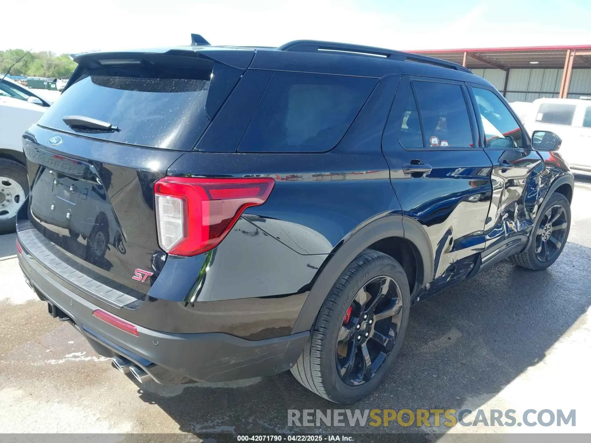 4 Photograph of a damaged car 1FM5K8GC3PGC36153 FORD EXPLORER 2023