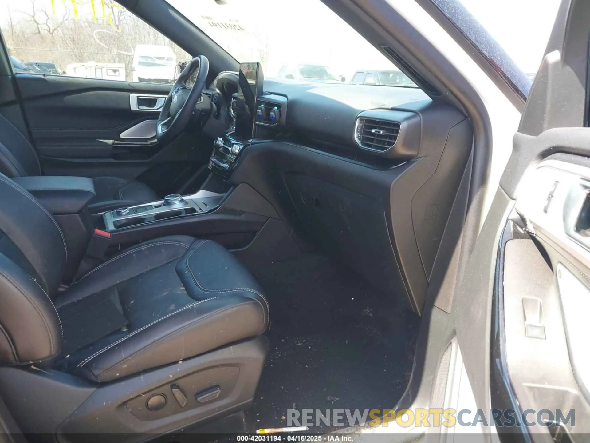 5 Photograph of a damaged car 1FM5K8GC5PGA75076 FORD EXPLORER 2023