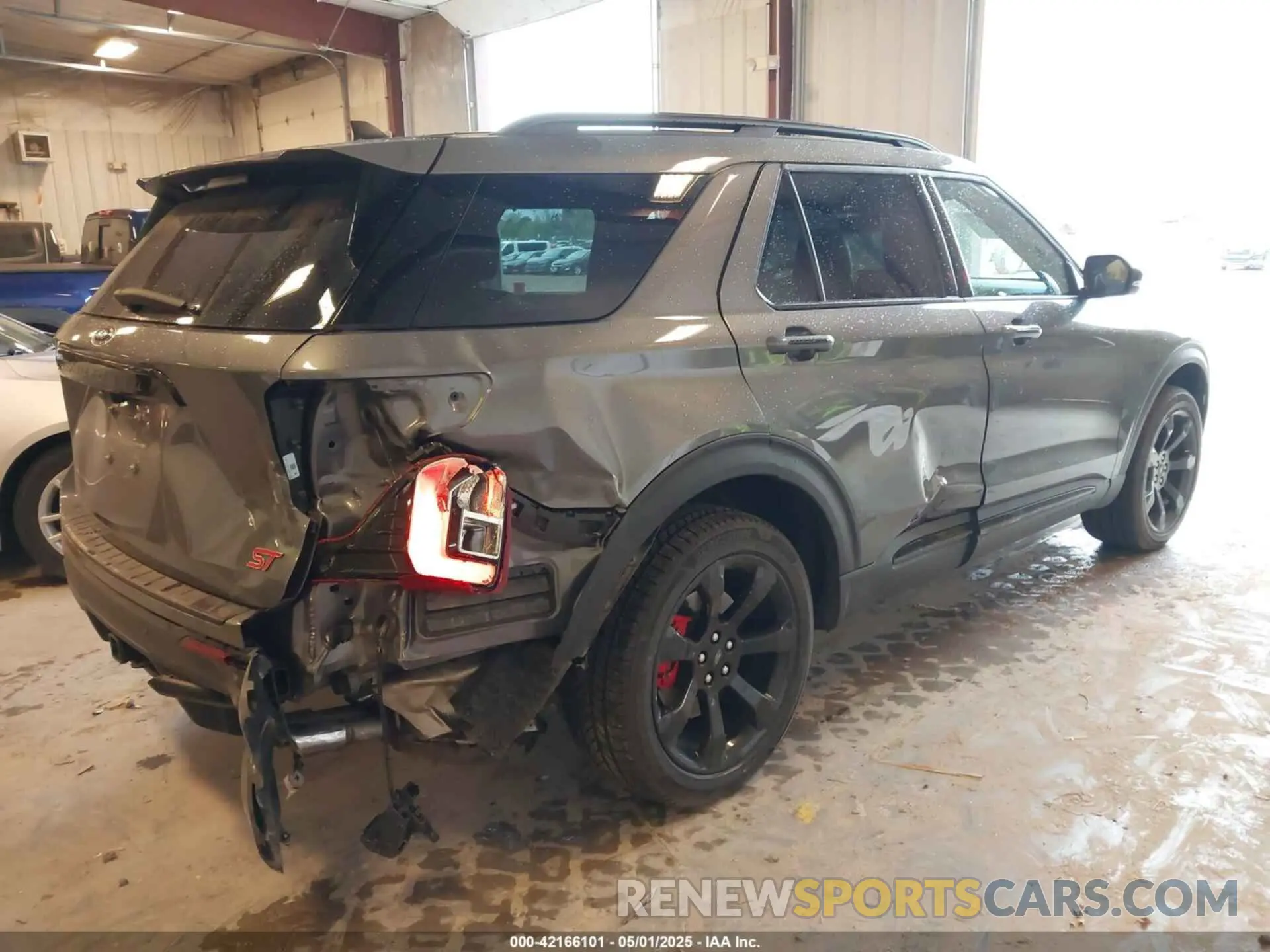 4 Photograph of a damaged car 1FM5K8GC5PGC26305 FORD EXPLORER 2023