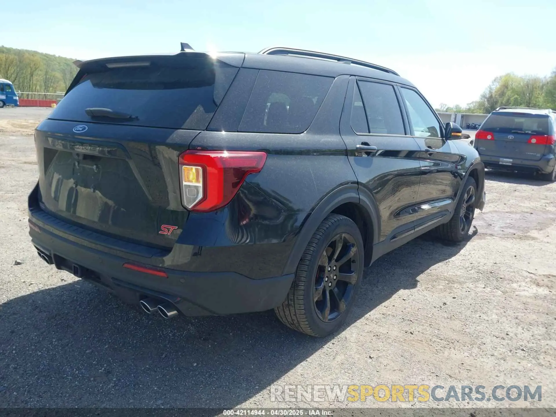4 Photograph of a damaged car 1FM5K8GC6PGC43355 FORD EXPLORER 2023