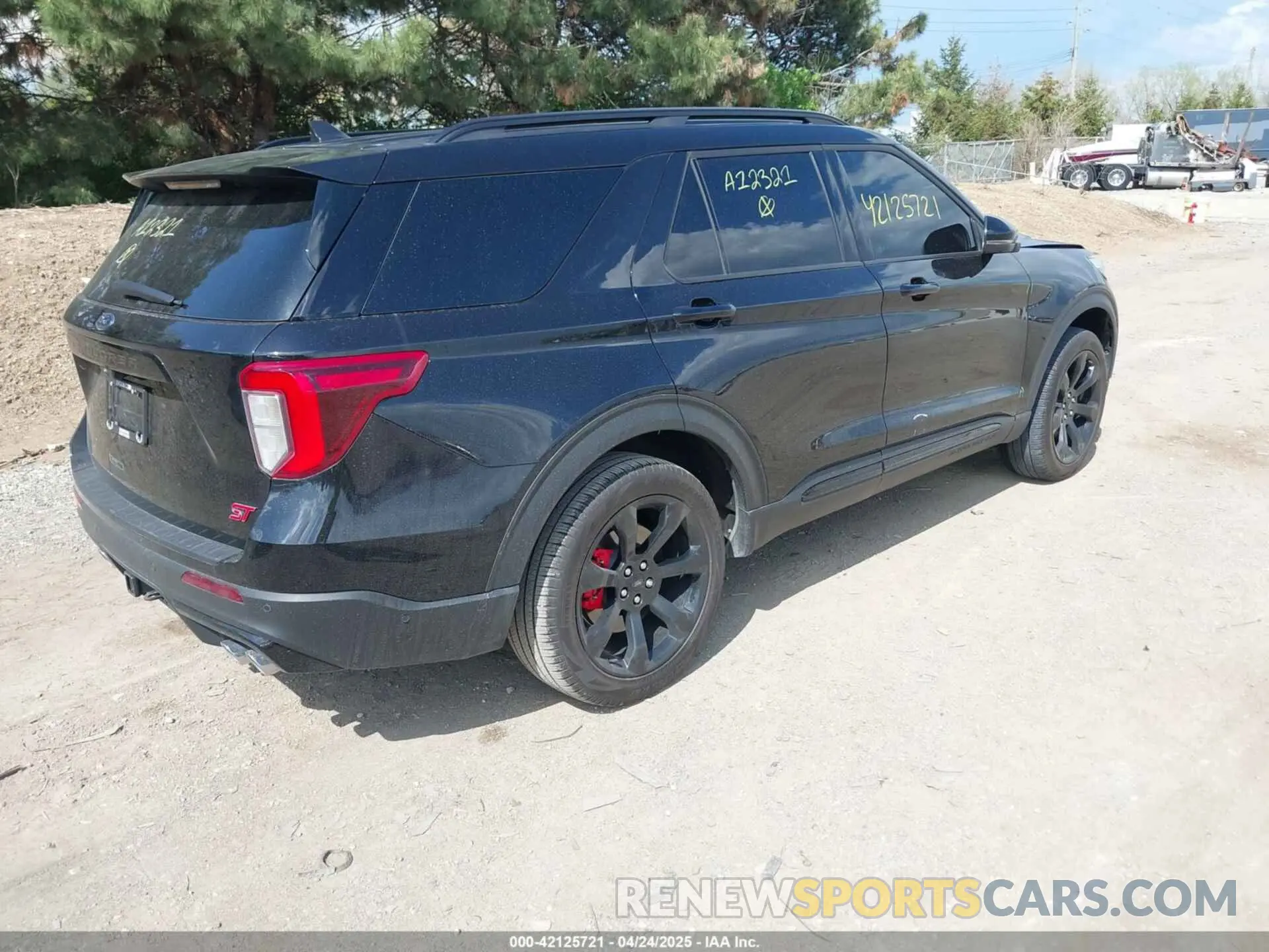 4 Photograph of a damaged car 1FM5K8GC7PGA12321 FORD EXPLORER 2023