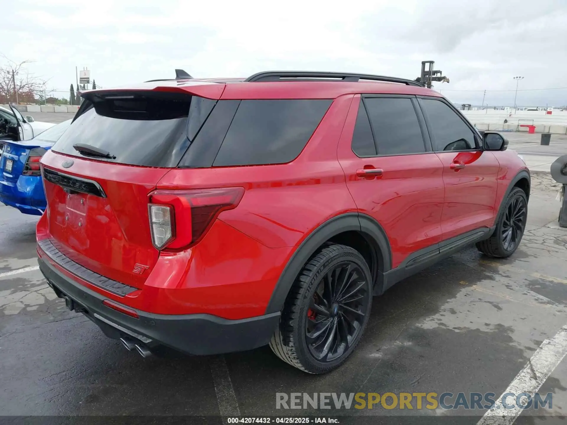 4 Photograph of a damaged car 1FM5K8GC8PGA91594 FORD EXPLORER 2023