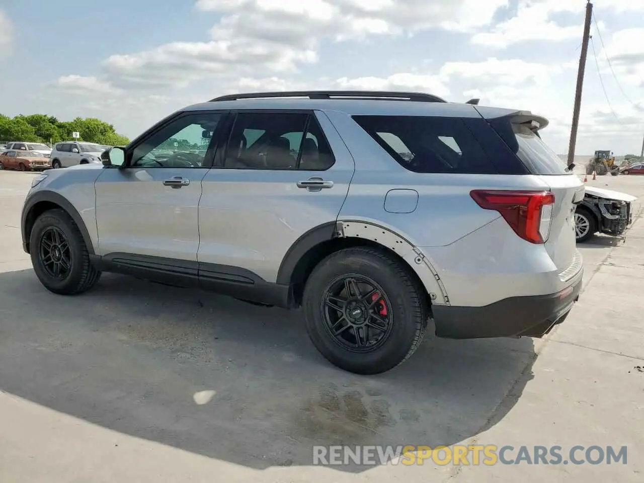 2 Photograph of a damaged car 1FM5K8GCXPGC38692 FORD EXPLORER 2023