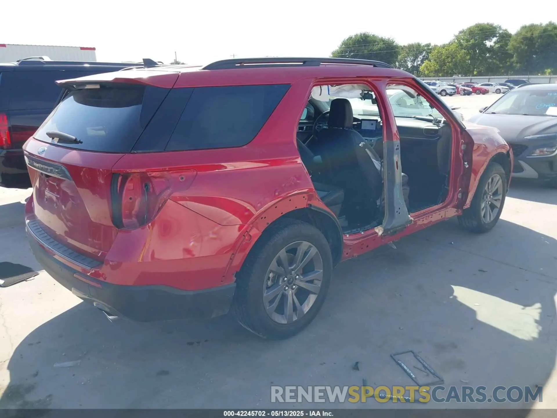 4 Photograph of a damaged car 1FMSK7DH1PGA48292 FORD EXPLORER 2023